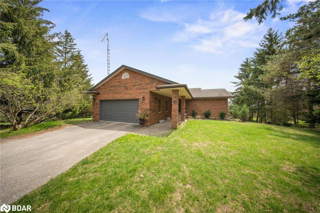 Oro-medonte, ON L3V 6H1,9 Blueridge Crescent
