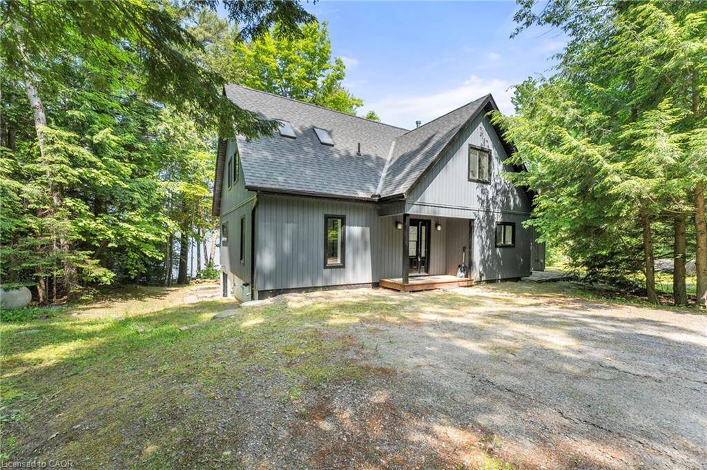 Baysville, ON P0B 1A0,1009 Scotts Boathouse Road