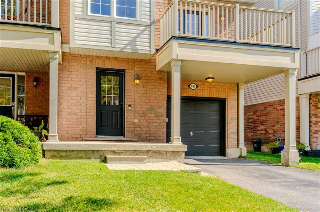 Milton, ON L9T 0M3,935 Deverell Place