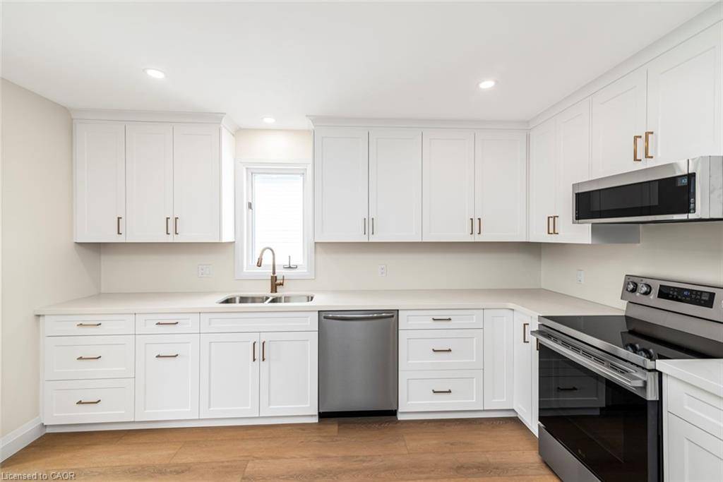 Smithville, ON L0R 2A0,17 Garden Drive #21