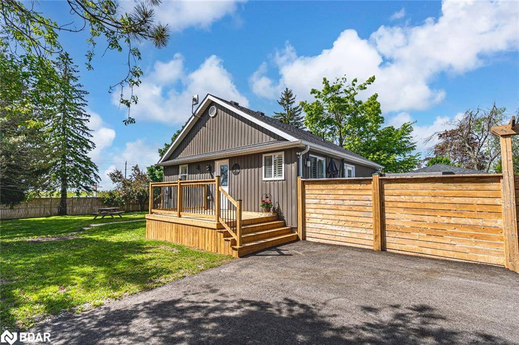 Oro-medonte, ON L0L 2E0,2484 Highway 11 S