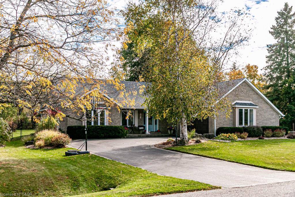 Carlisle, ON L0R 1H1,20 Meander Close