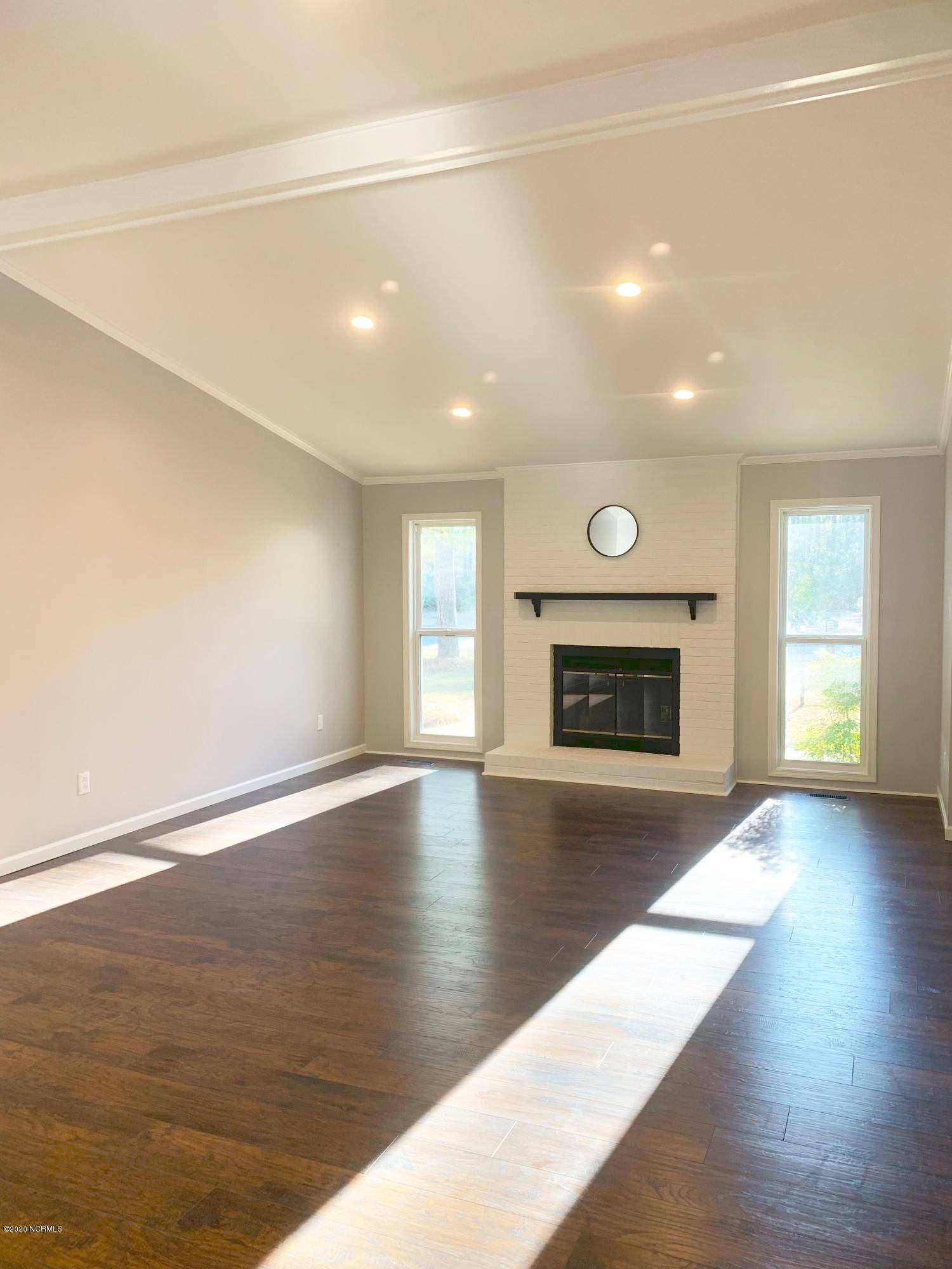 New Bern, NC 28560,1106 Navidad Bank CT