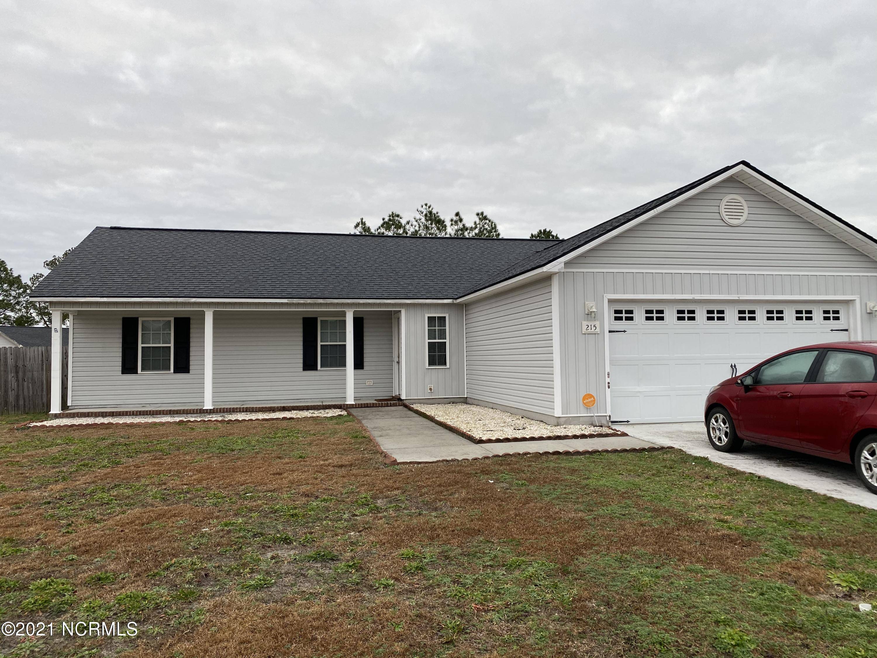 Hubert, NC 28539,215 Michel CT