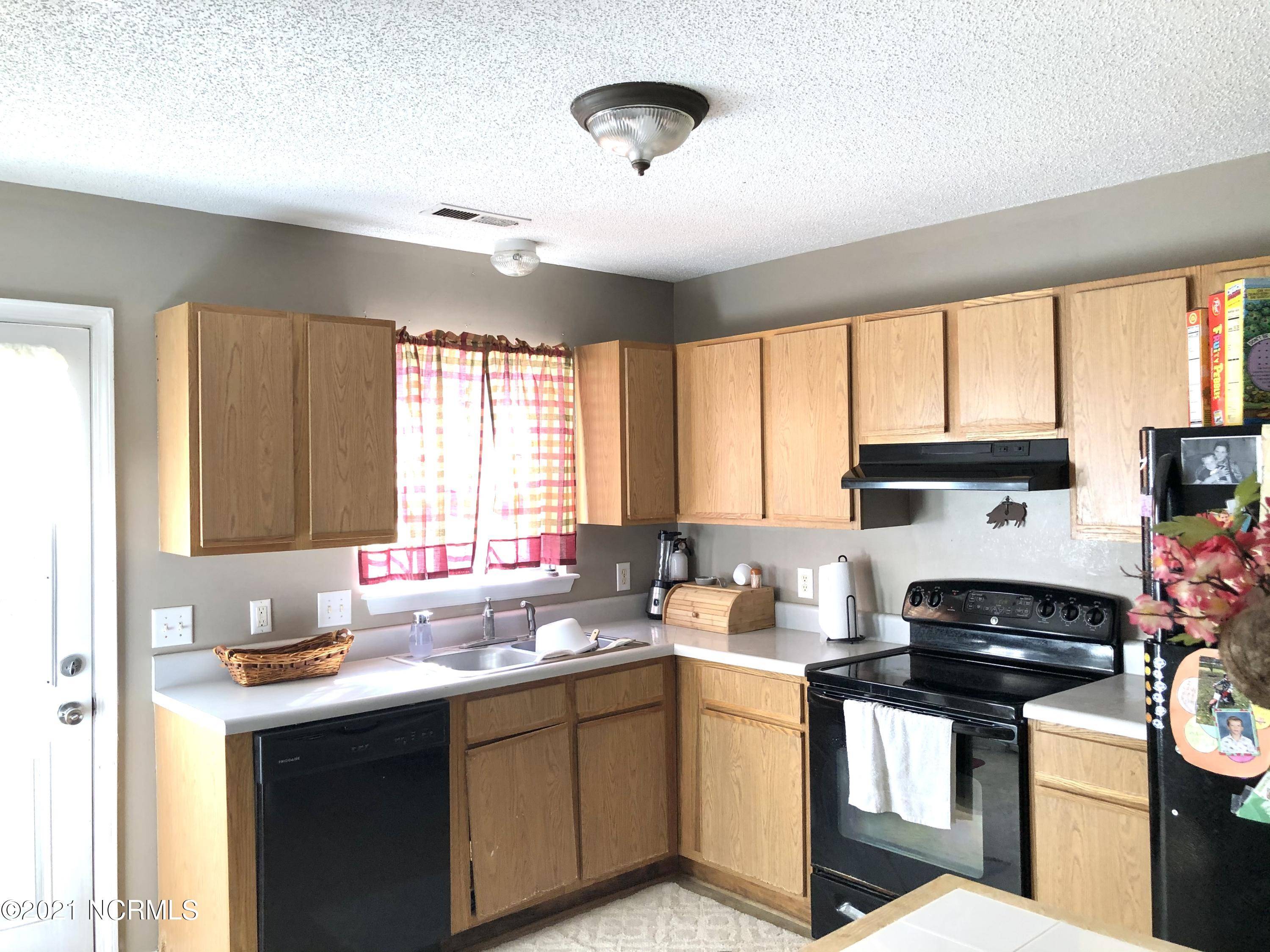 Jacksonville, NC 28546,1068 W Pueblo DR