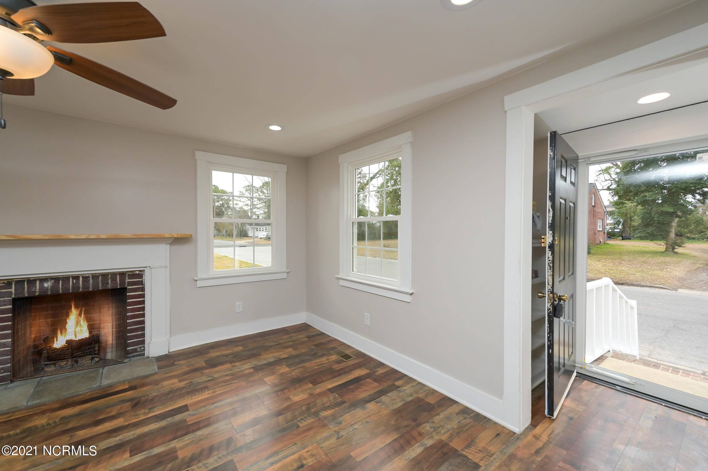 Washington, NC 27889,102 E 9th ST