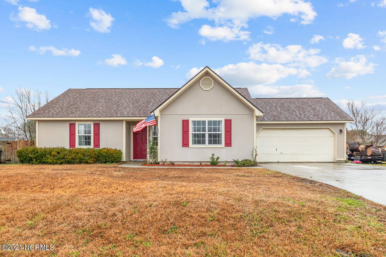 Hubert, NC 28539,419 Dion DR