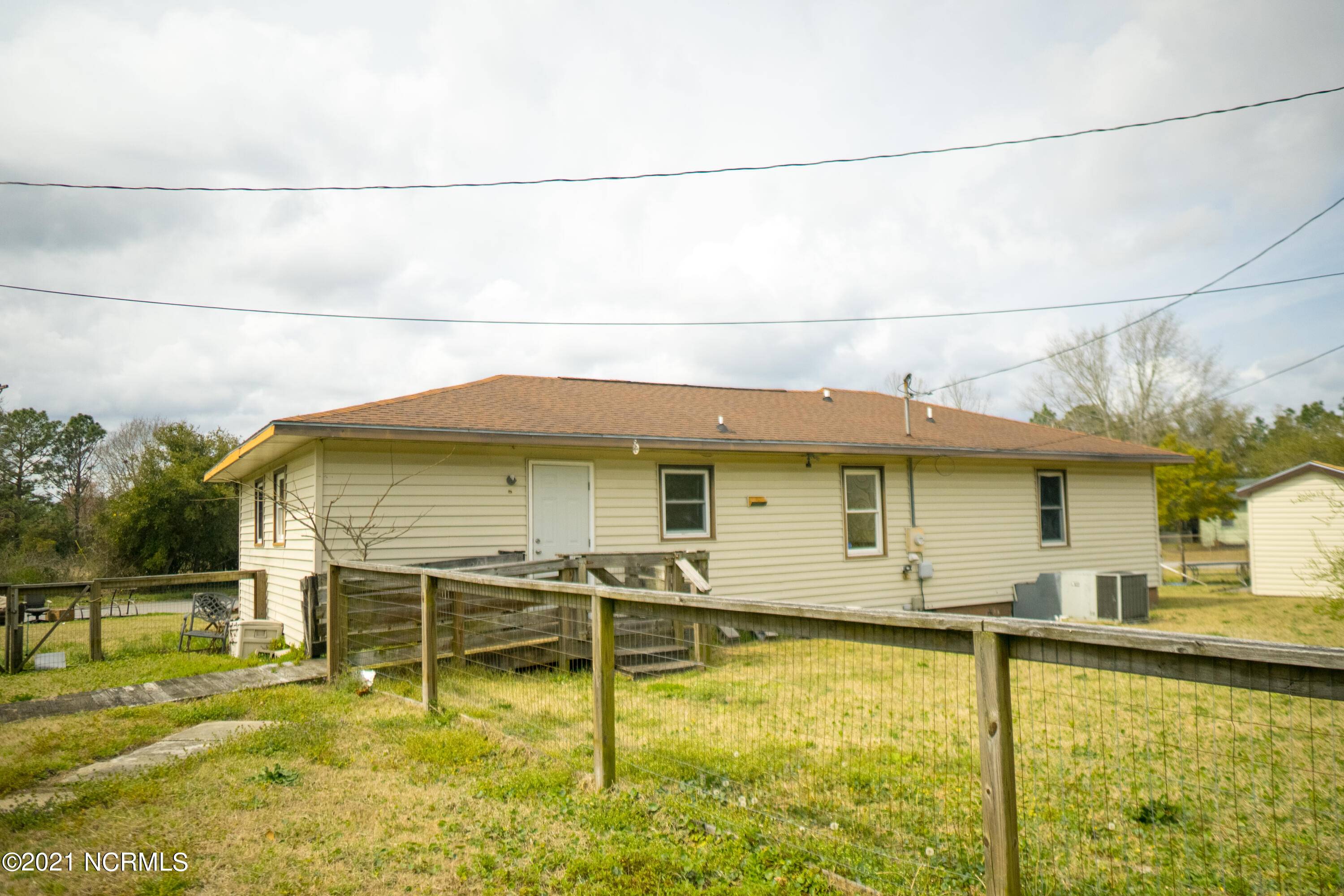 Hubert, NC 28539,168 Freshwater DR