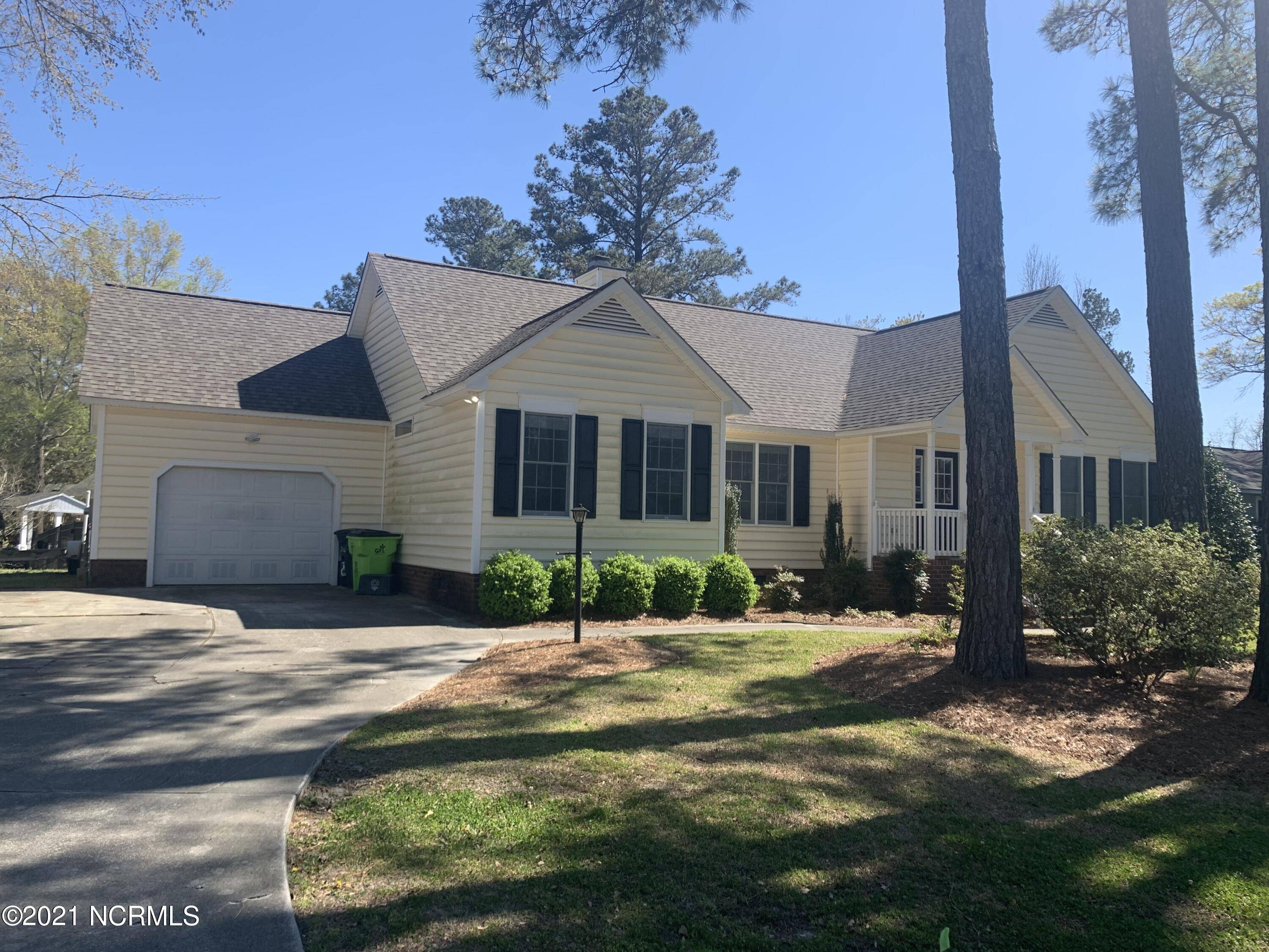 New Bern, NC 28562,103 Portside LN