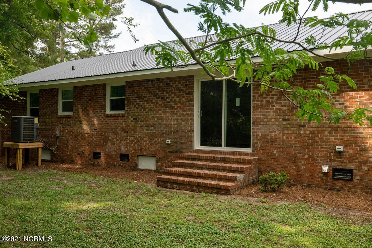 Burgaw, NC 28425,510 S Mcrae ST