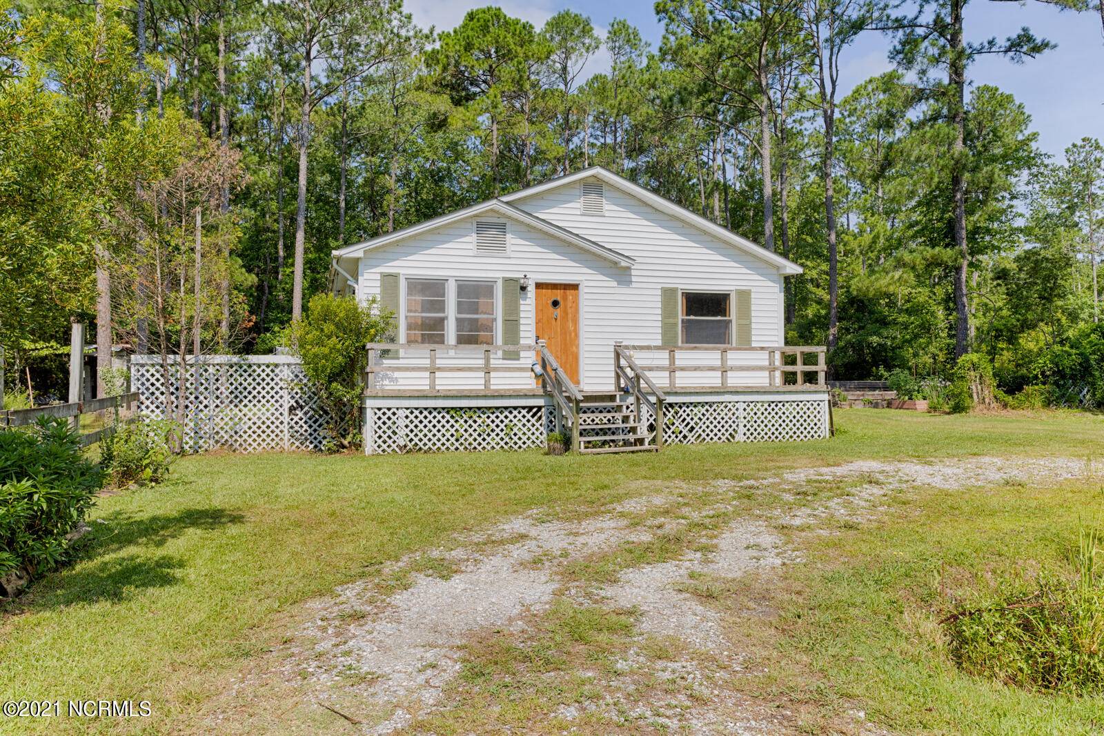 Belhaven, NC 27810,183 Shoreline DR