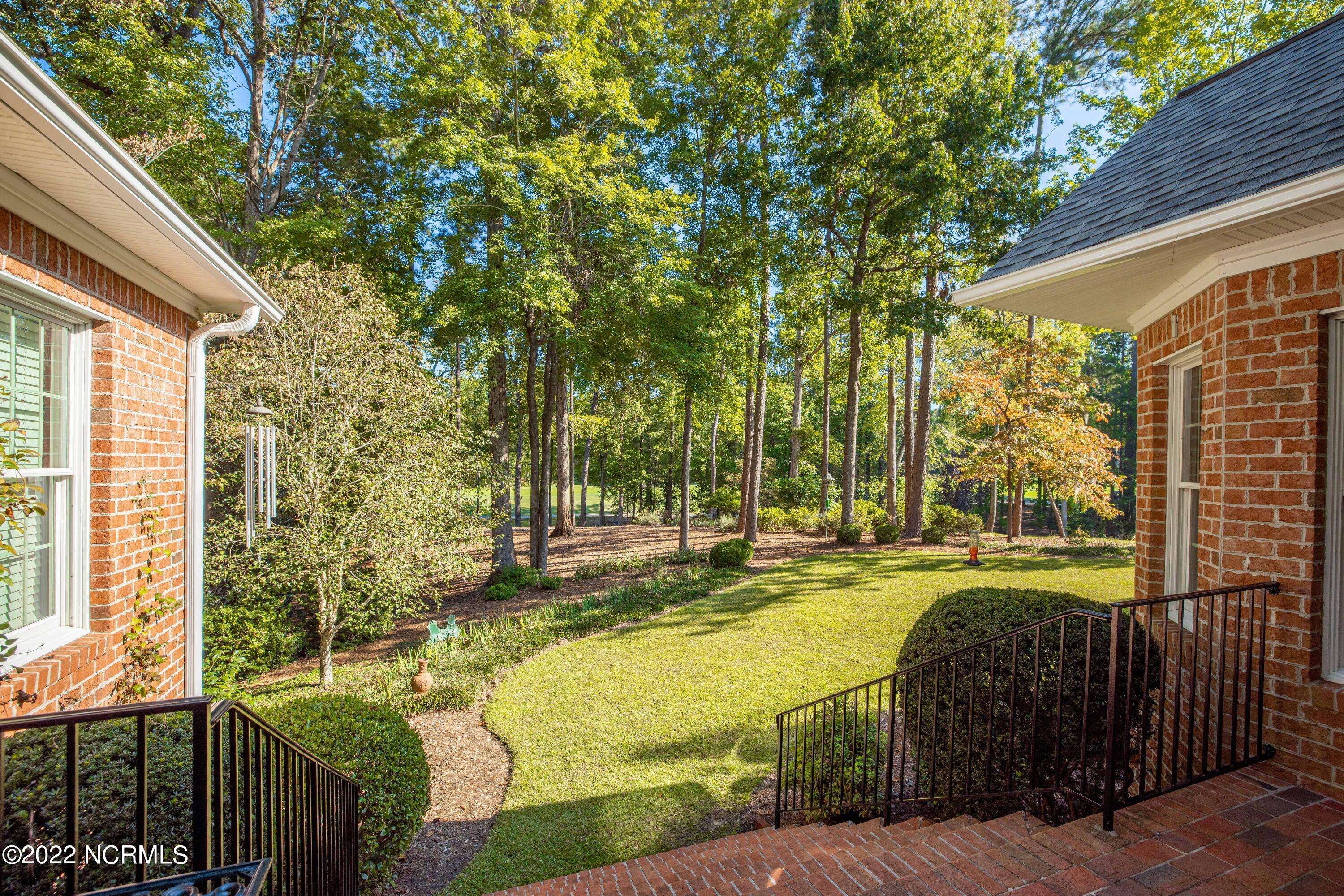 Chocowinity, NC 27817,114 Connecticut DR