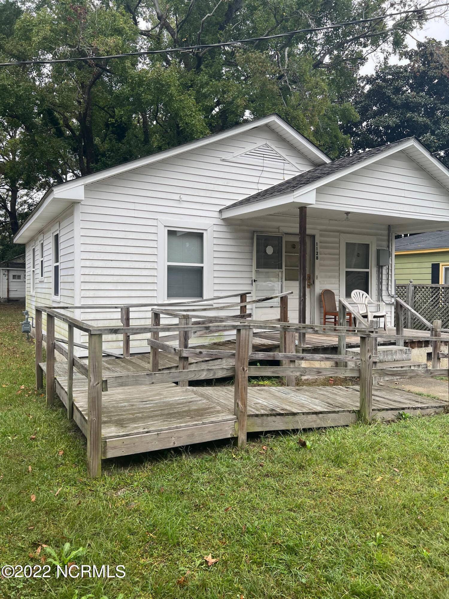 Washington, NC 27889,1126 N Pierce ST