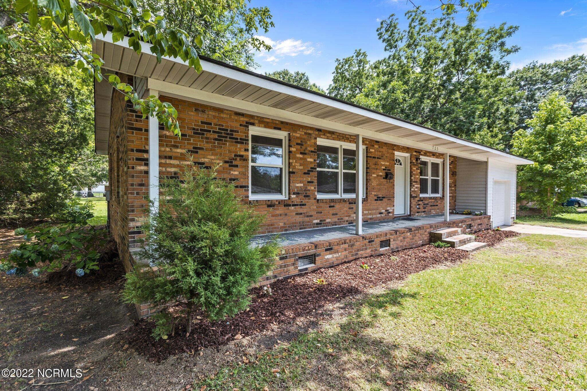 Washington, NC 27889,725 Hudnell ST