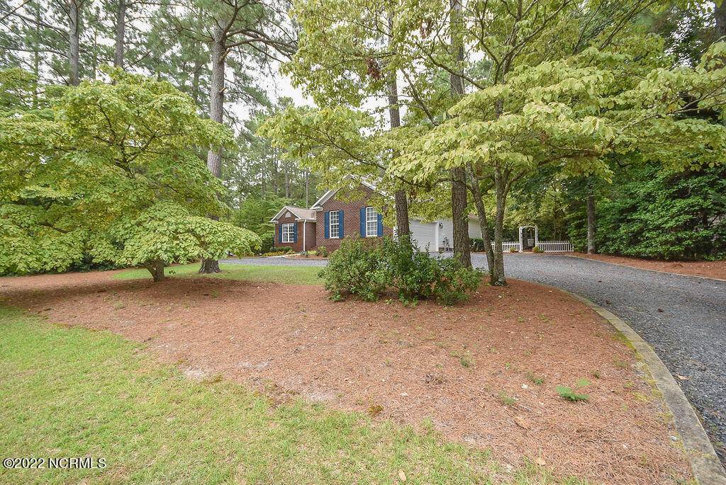 Whispering Pines, NC 28327,15 Sunset DR