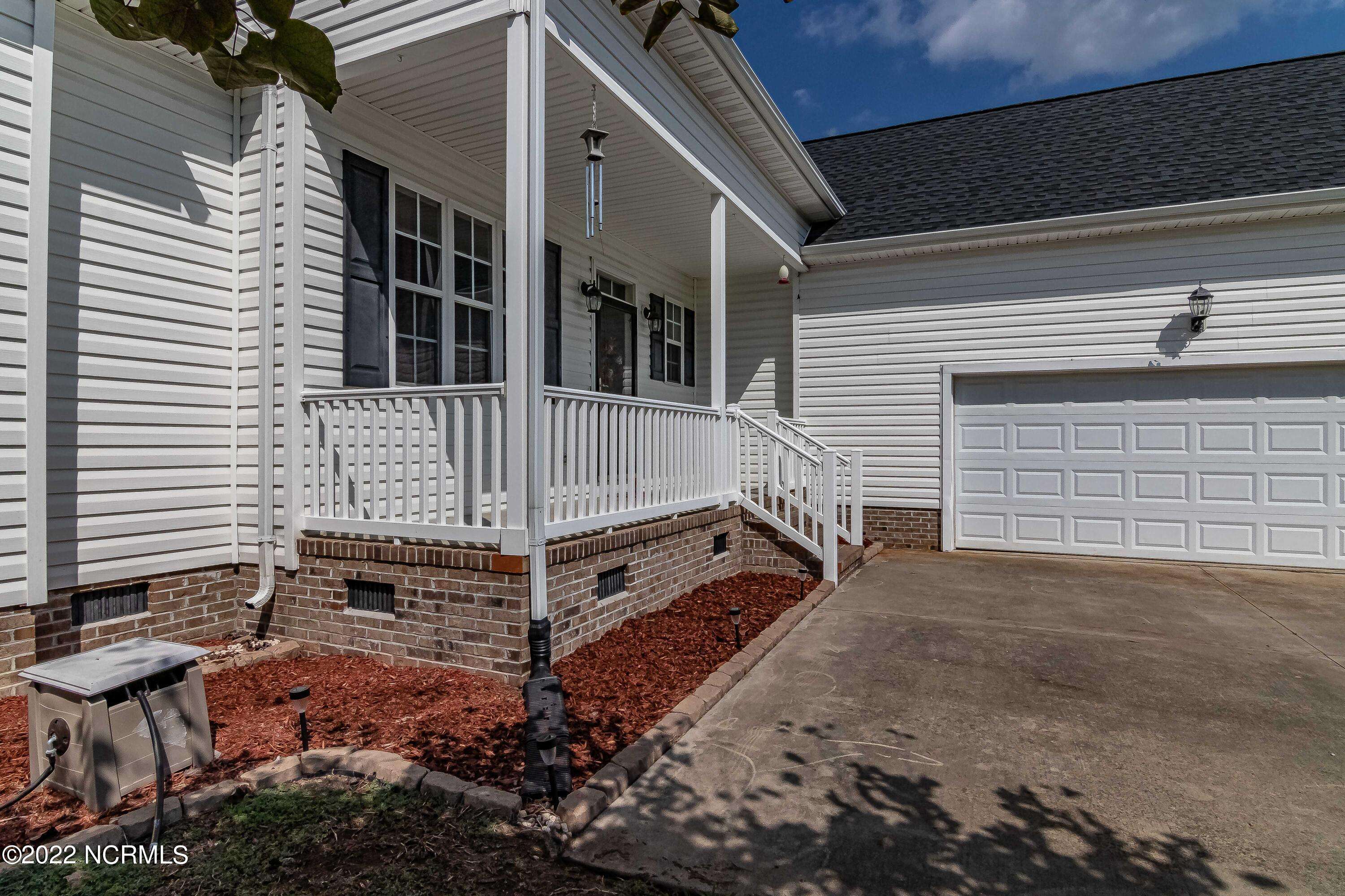Pikeville, NC 27863,244 Hales RD
