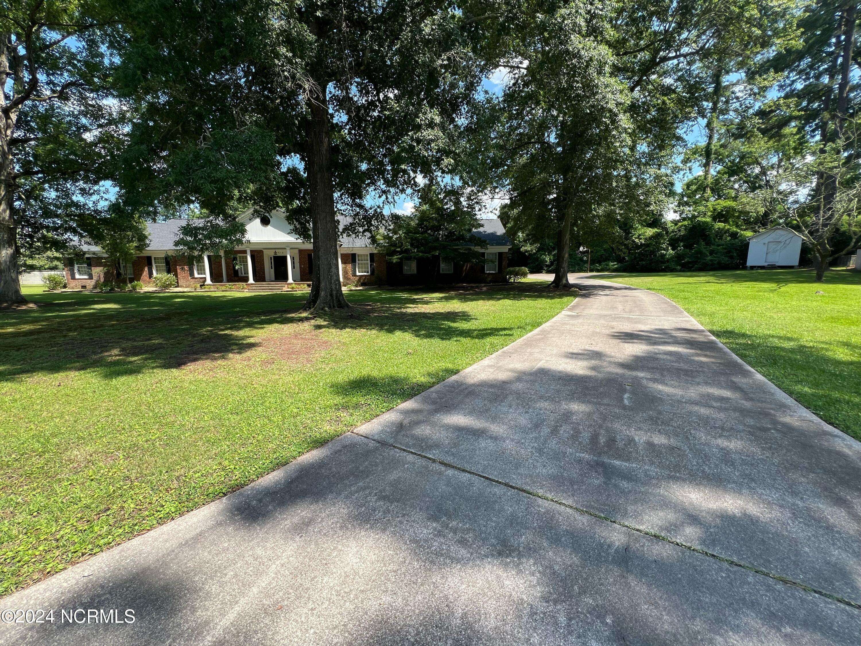 Whiteville, NC 28472,518 Edgewood CIR