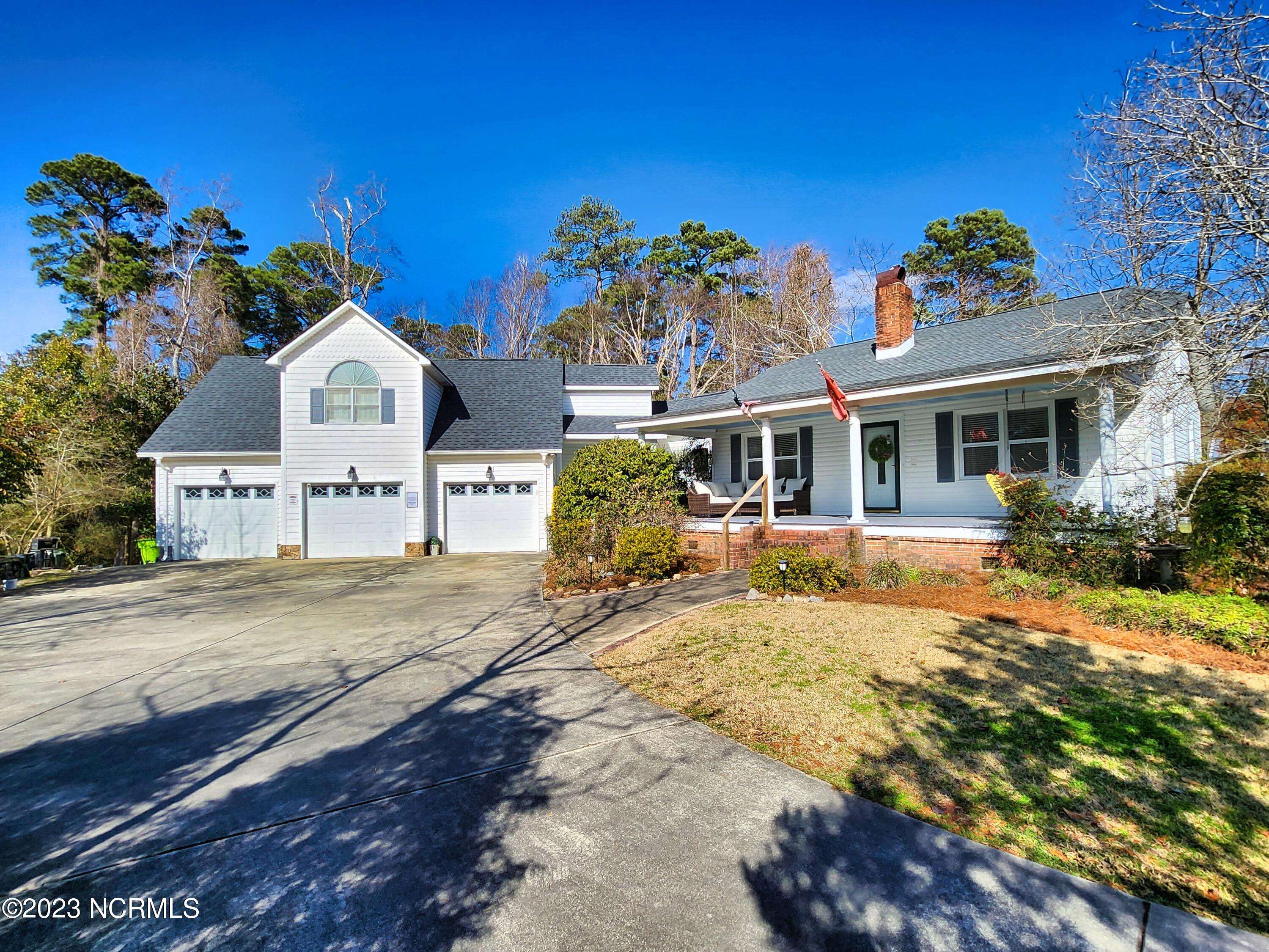 New Bern, NC 28560,306 Neuse Cliffs Road