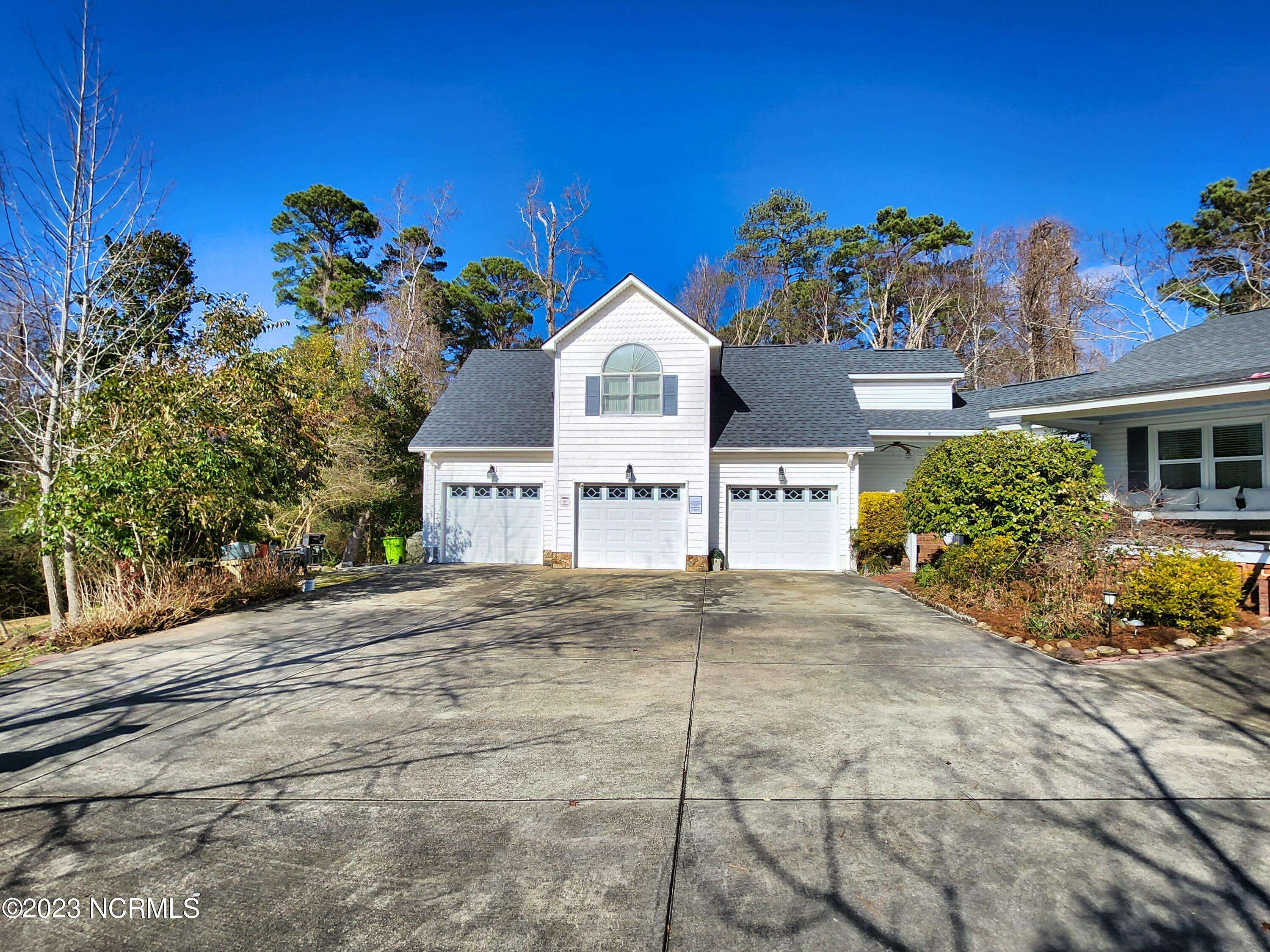 New Bern, NC 28560,306 Neuse Cliffs Road