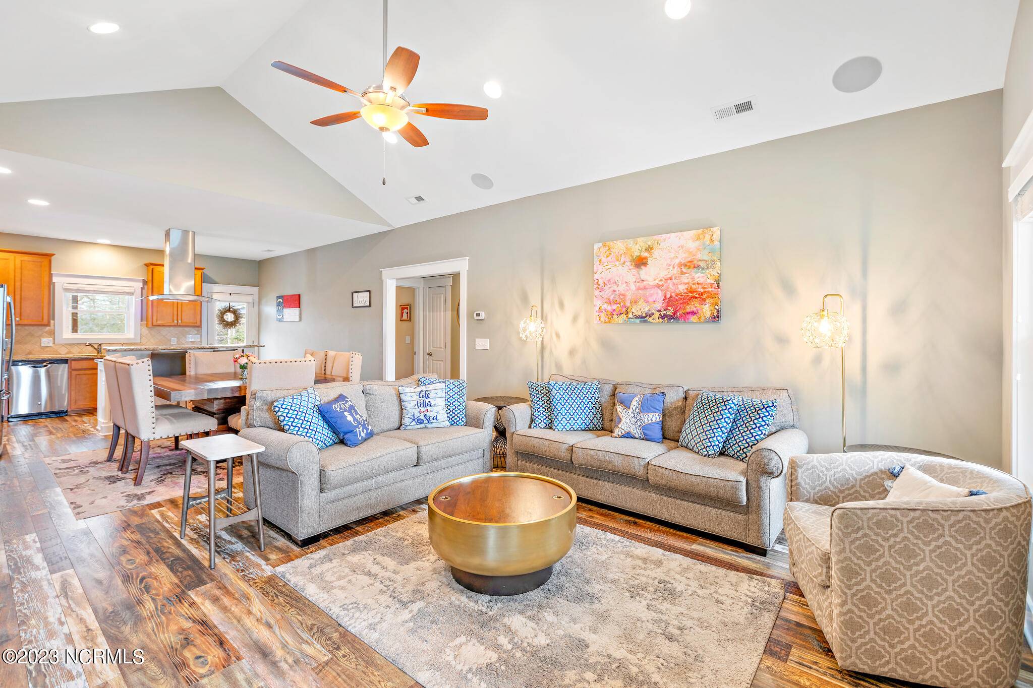 Oak Island, NC 28465,328 NE 52nd ST