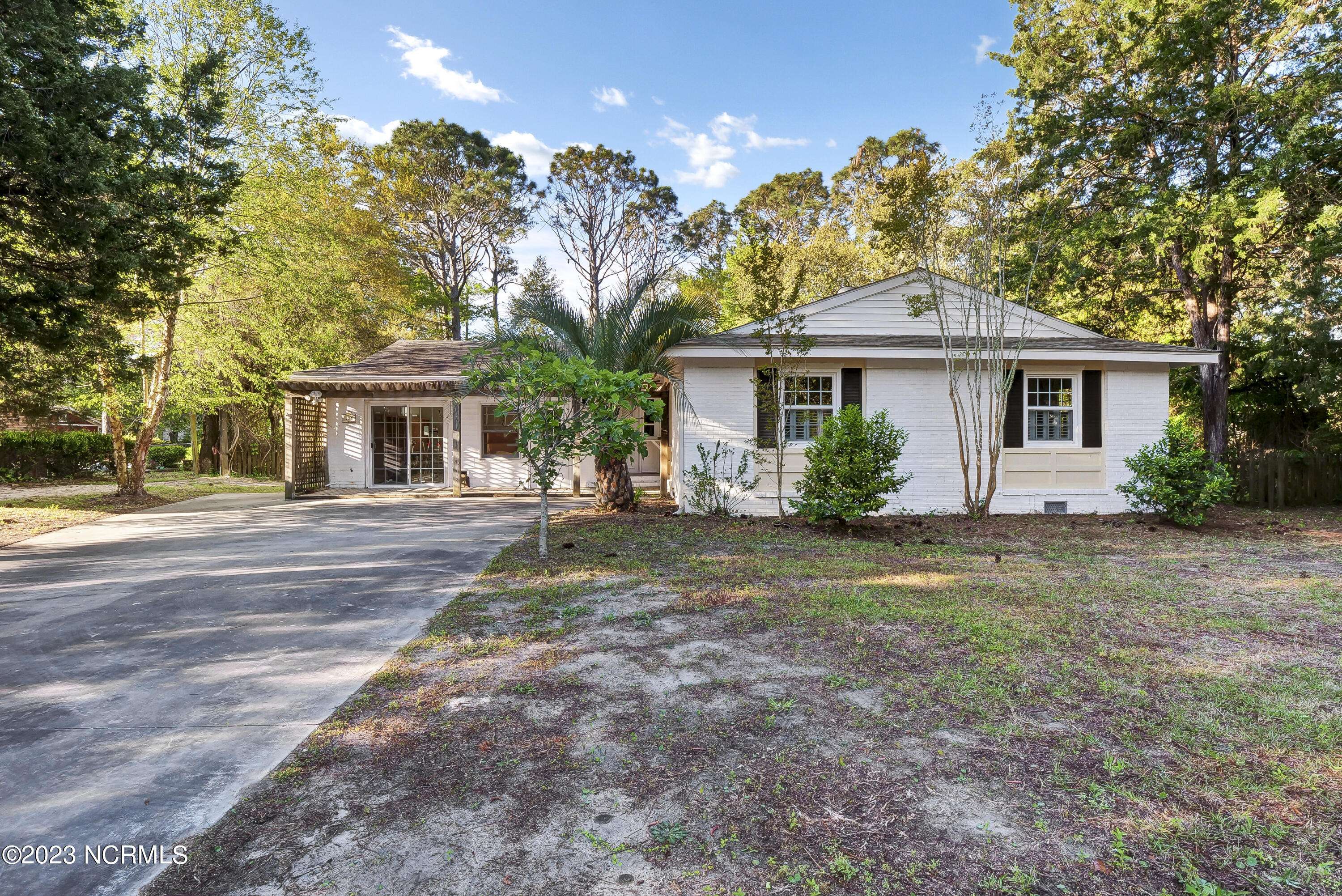 Southport, NC 28461,106 Cape Fear DR