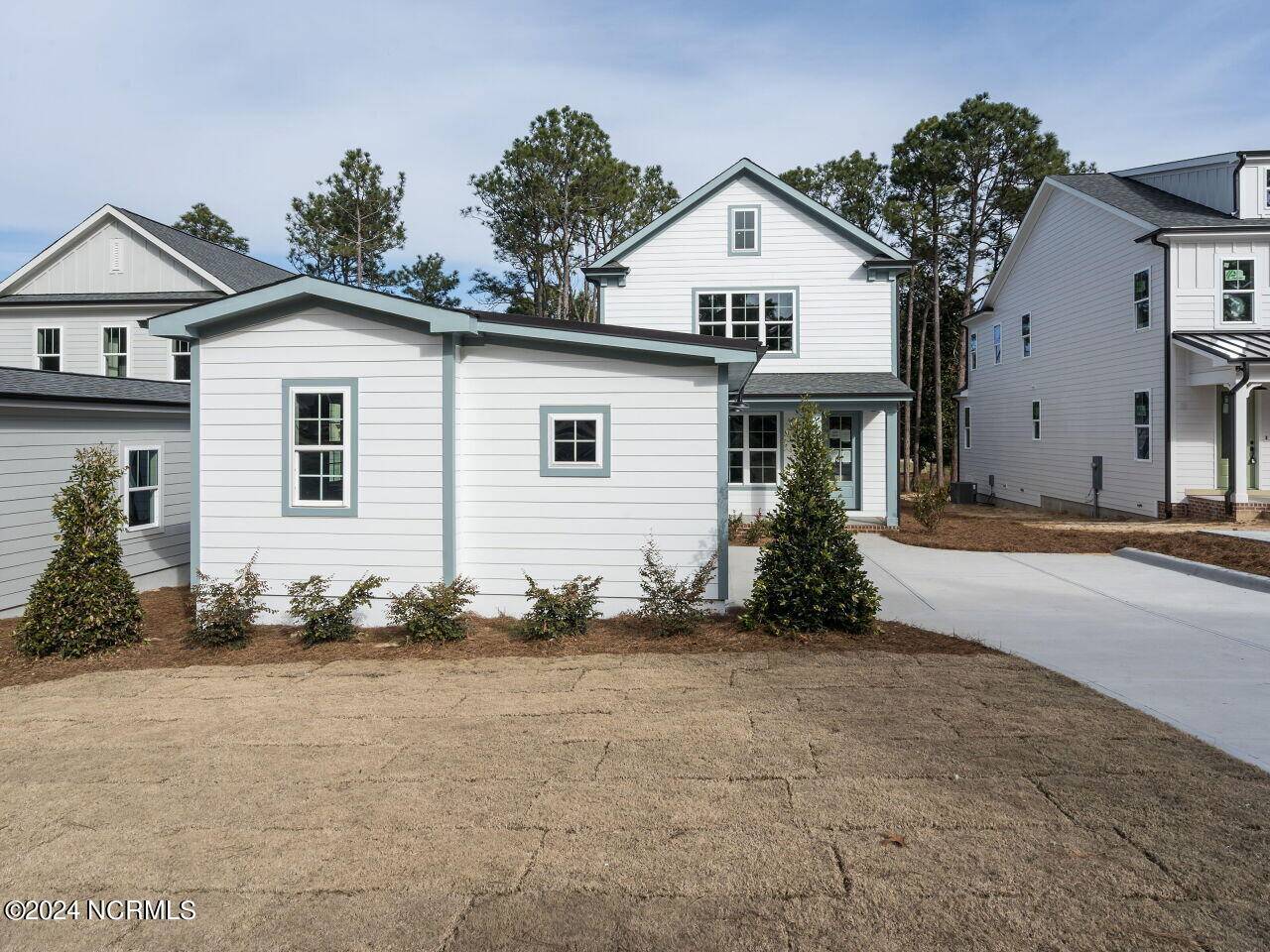 Southern Pines, NC 28387,327 Braden RD