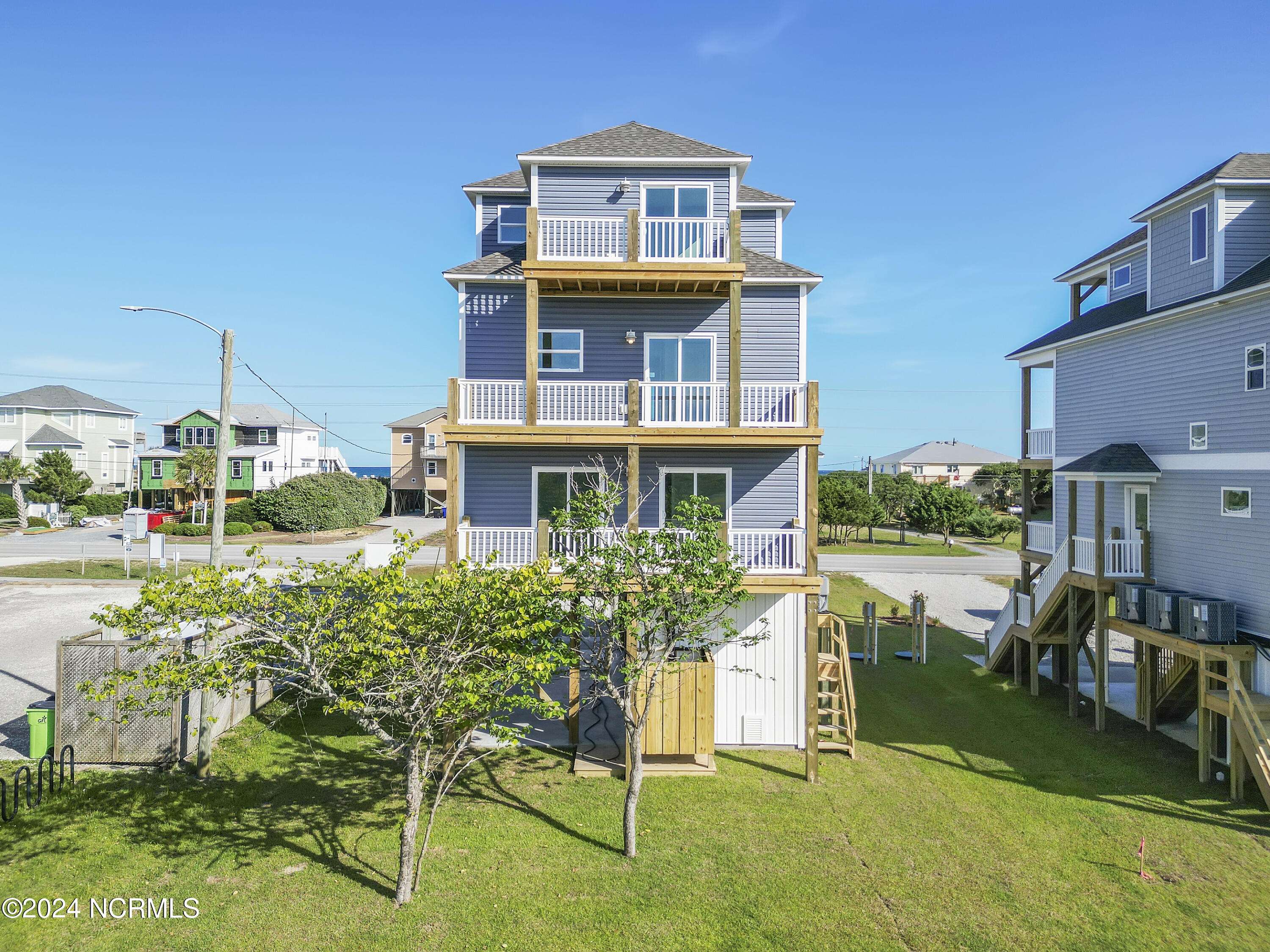 North Topsail Beach, NC 28460,3621 Island DR