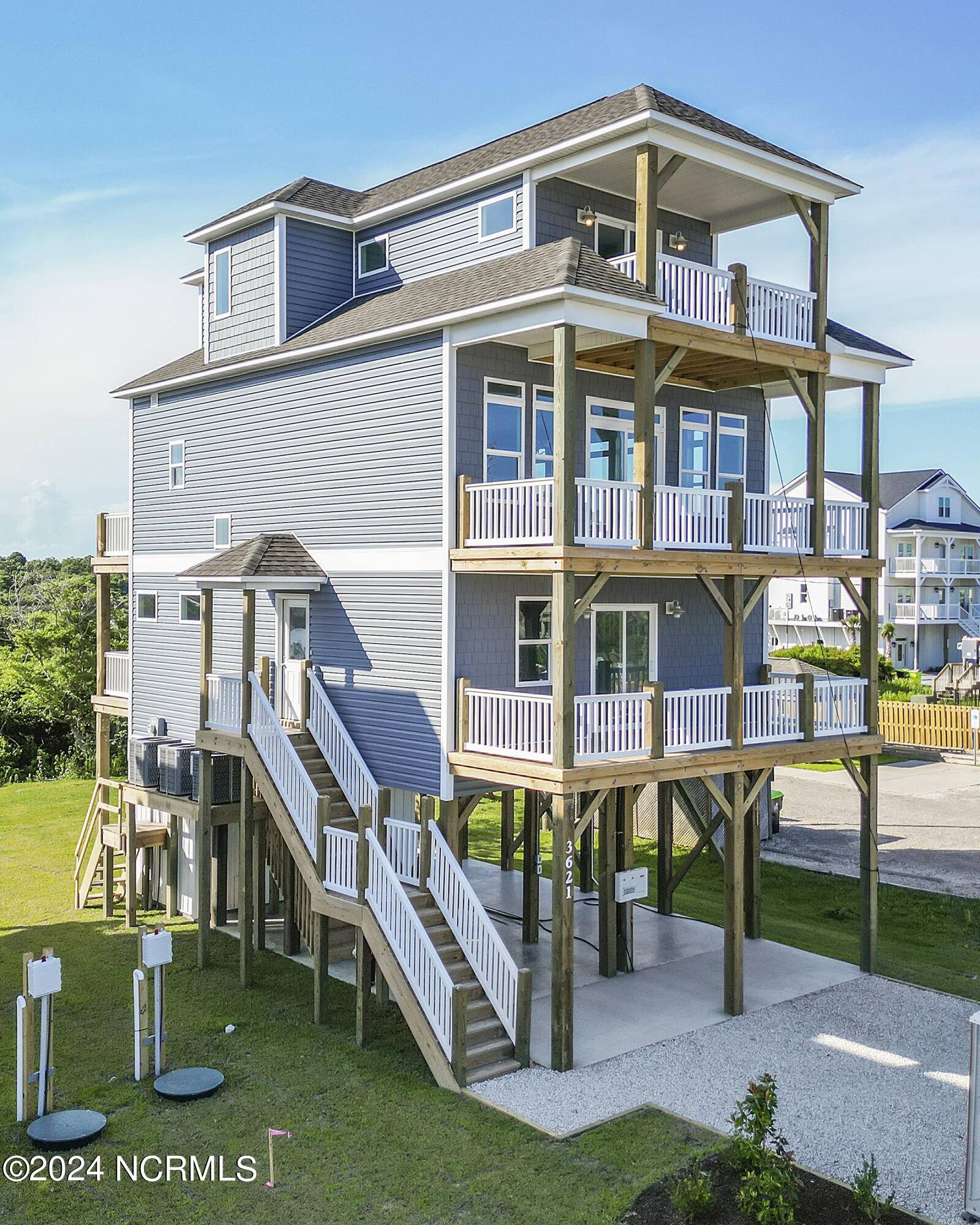 North Topsail Beach, NC 28460,3621 Island DR