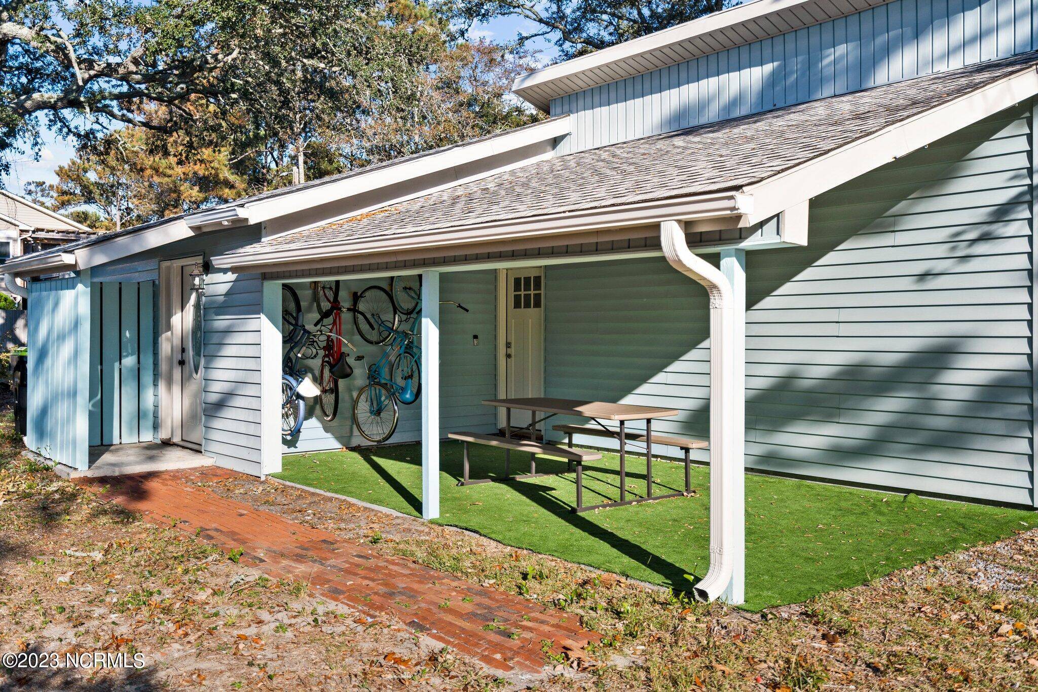 Oak Island, NC 28465,225 NE 45th ST