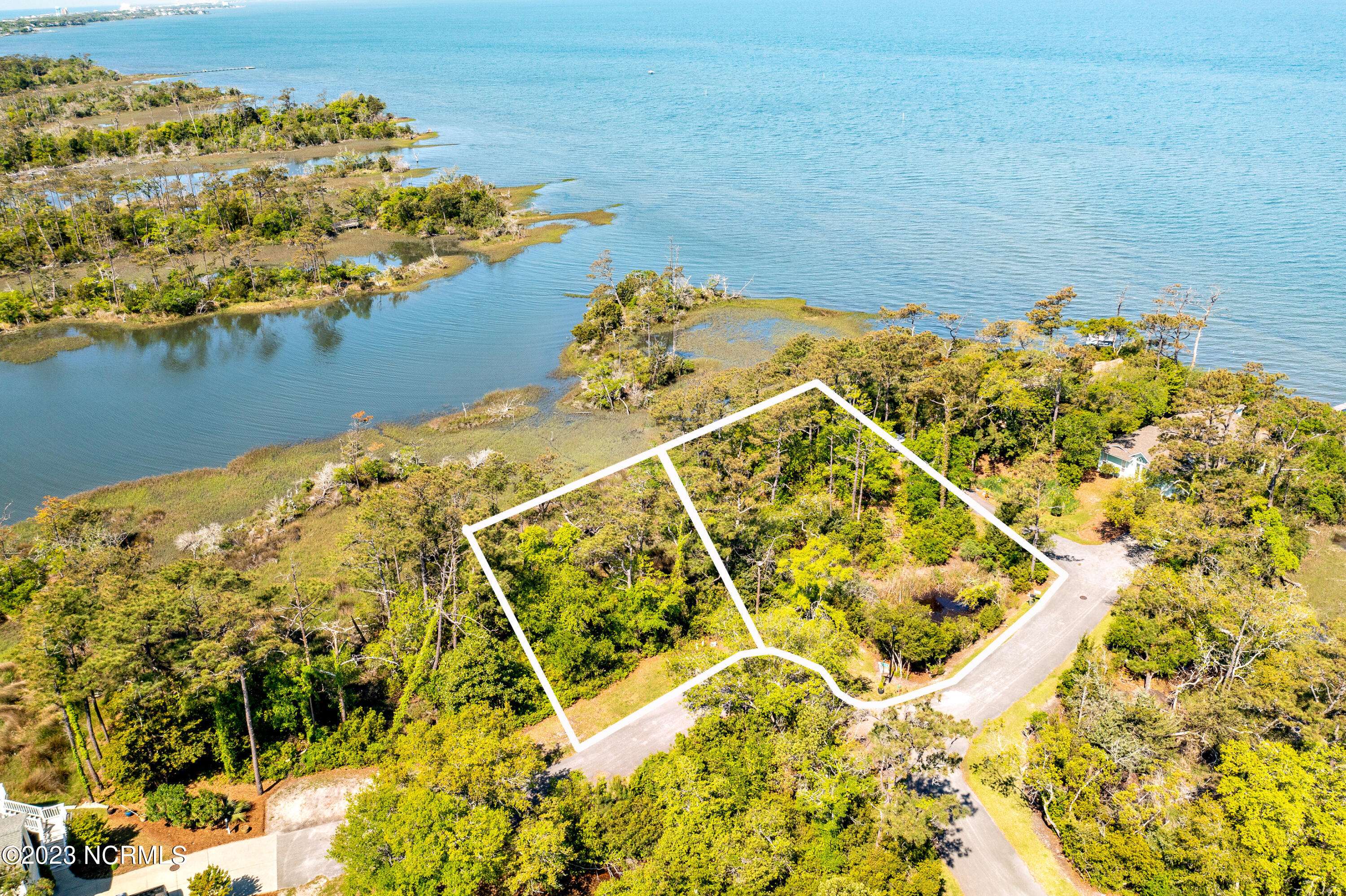 Pine Knoll Shores, NC 28512,3 West CT