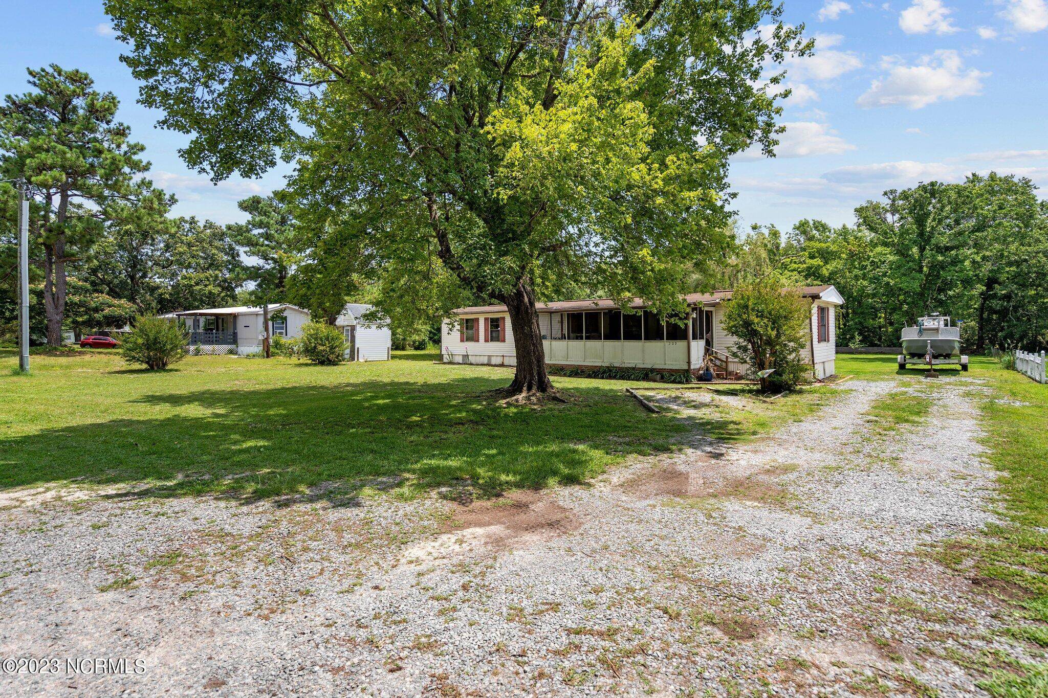 Hampstead, NC 28443,209 Dogwood LN W