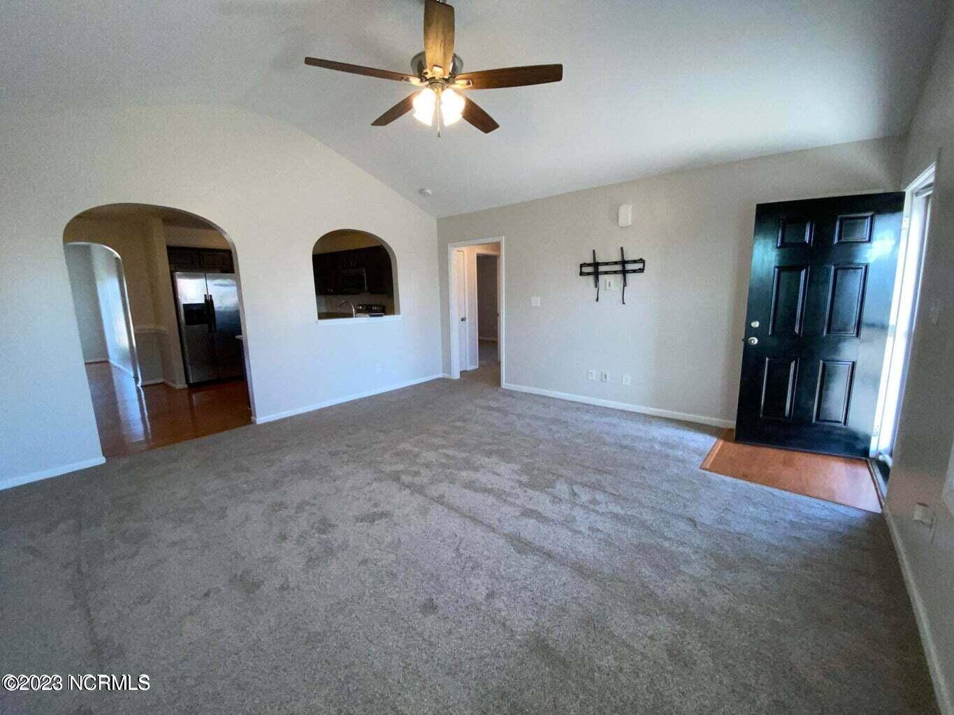 Beulaville, NC 28518,208 Mccain ST