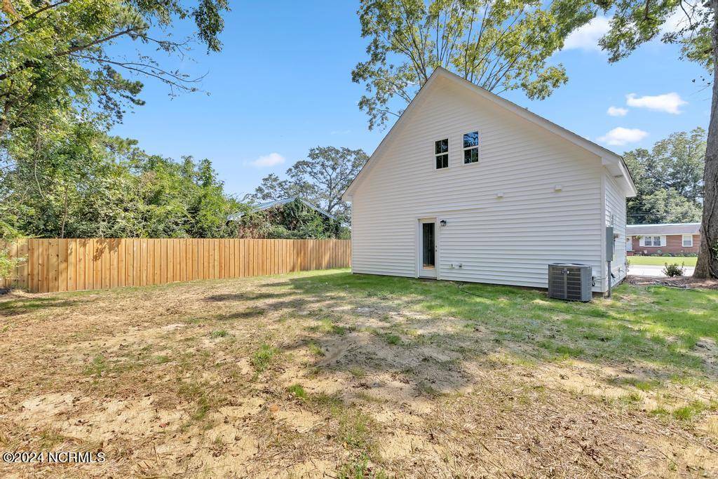 Burgaw, NC 28425,208 W Satchwell ST