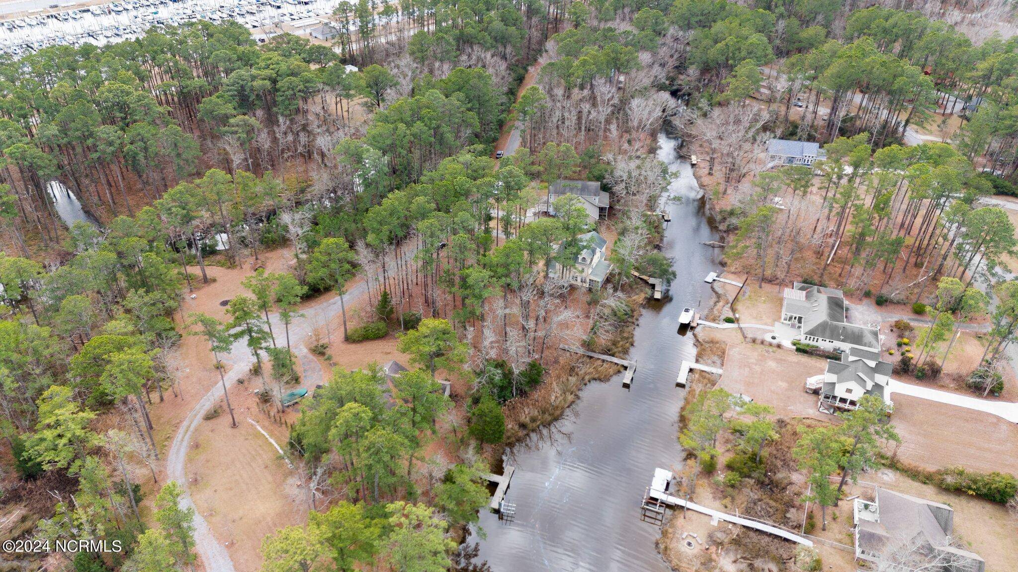Oriental, NC 28571,7013 Fairwinds DR