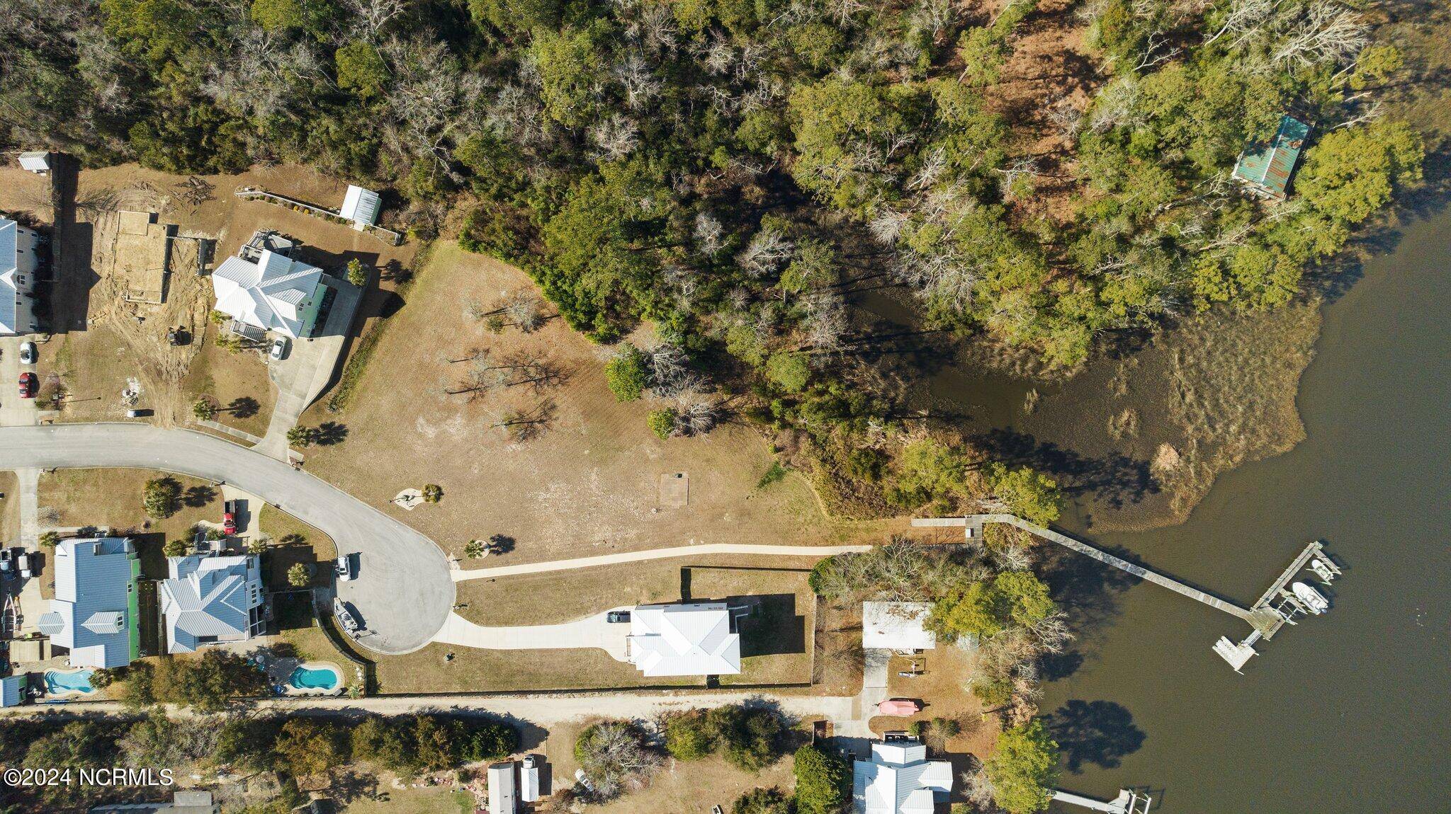 Newport, NC 28570,111 Key West LN