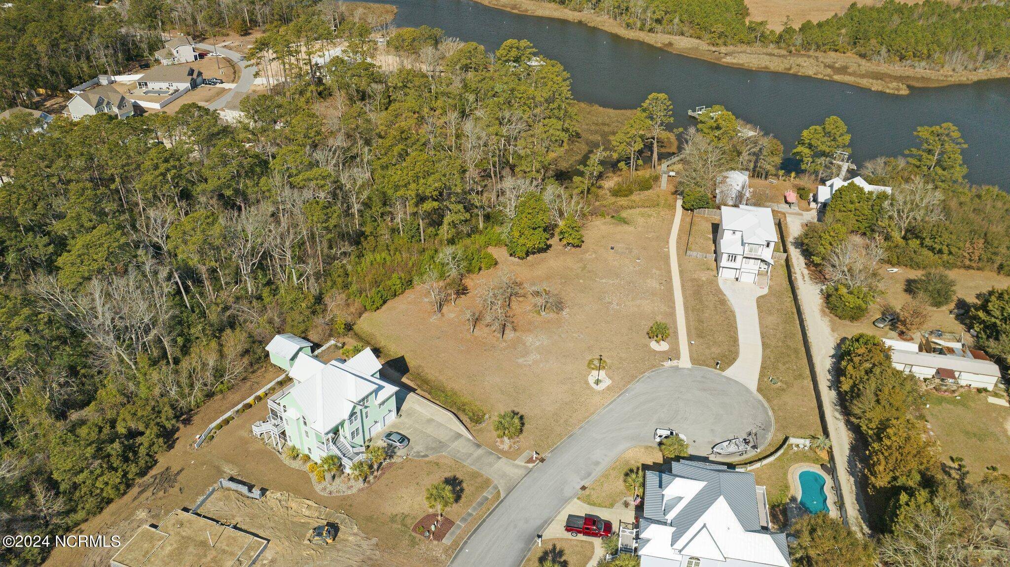 Newport, NC 28570,111 Key West LN