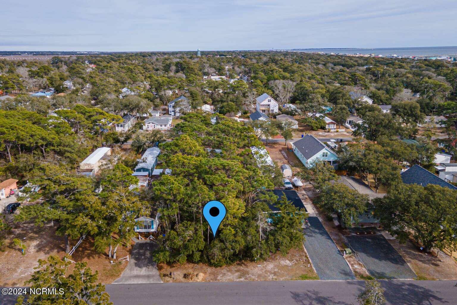 Oak Island, NC 28465,122 NE 71st ST