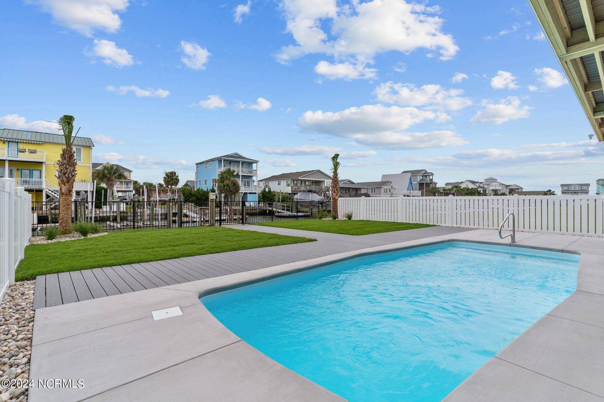 Holden Beach, NC 28462,128 Tuna DR