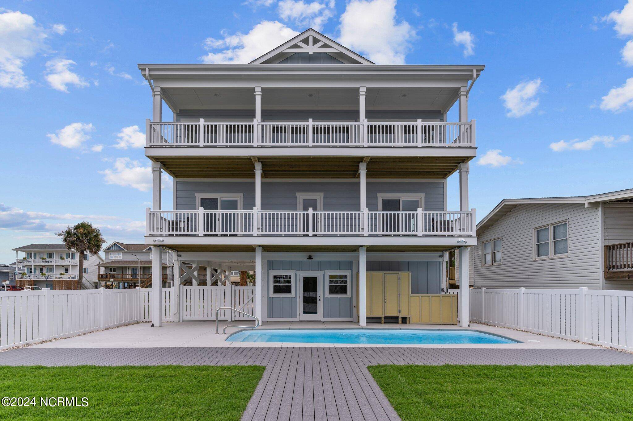 Holden Beach, NC 28462,128 Tuna DR