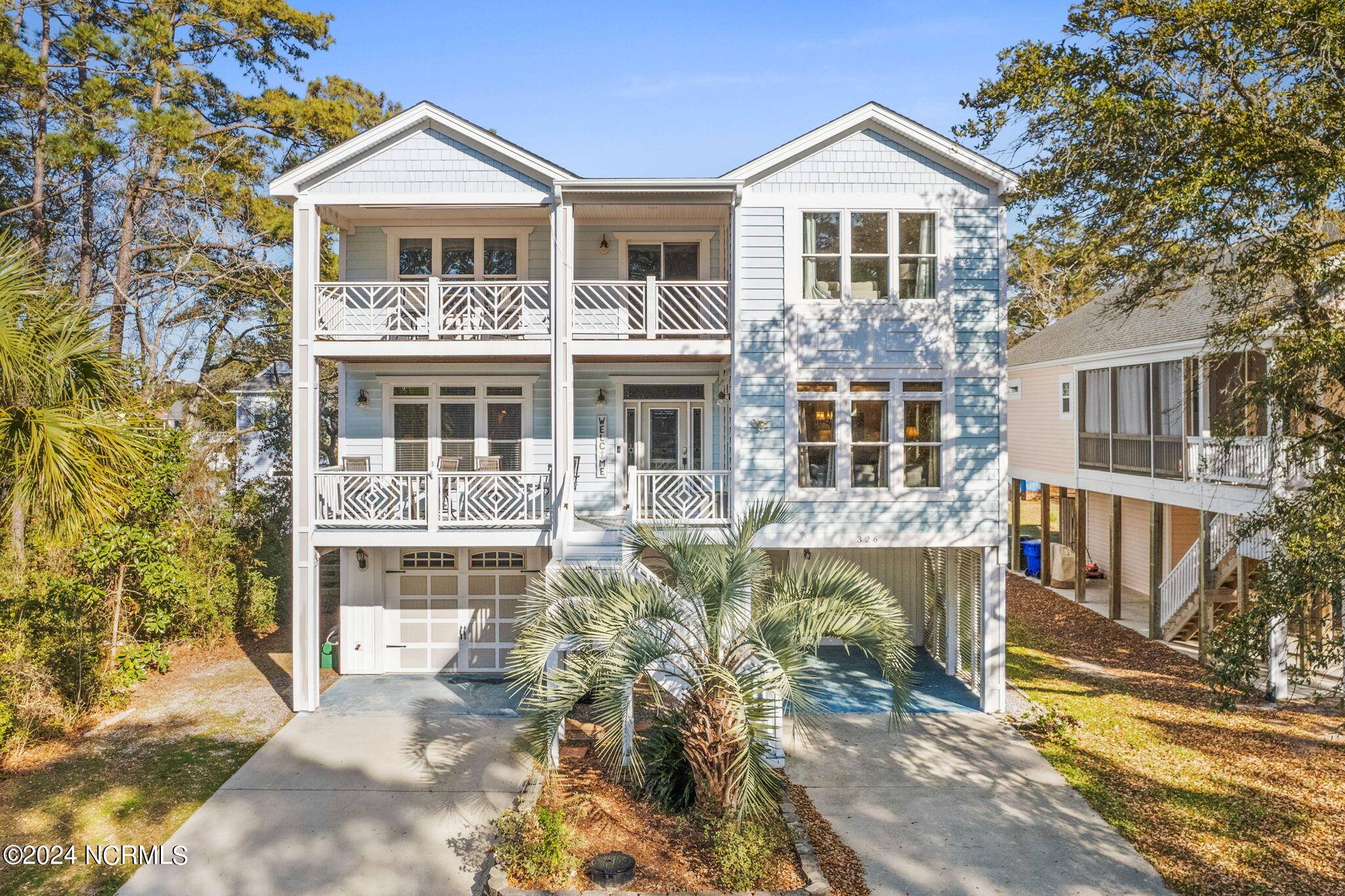 Oak Island, NC 28465,326 NE 42nd ST