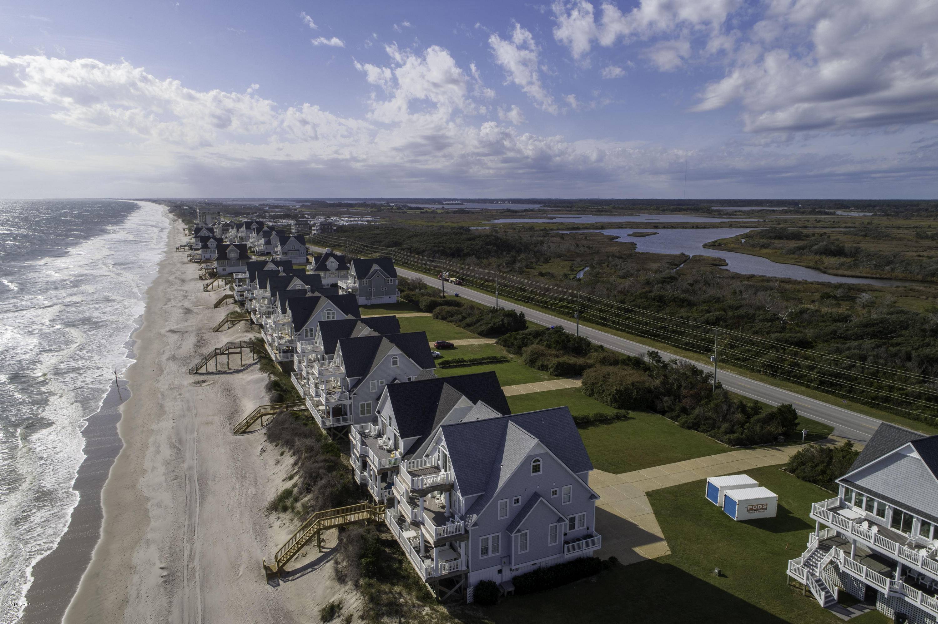 North Topsail Beach, NC 28460,4274 Island DR