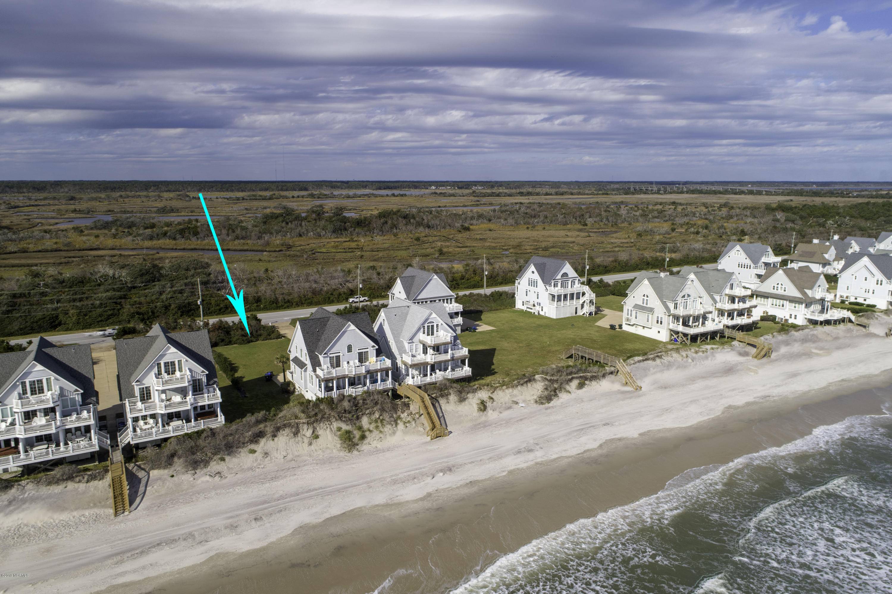 North Topsail Beach, NC 28460,4274 Island DR