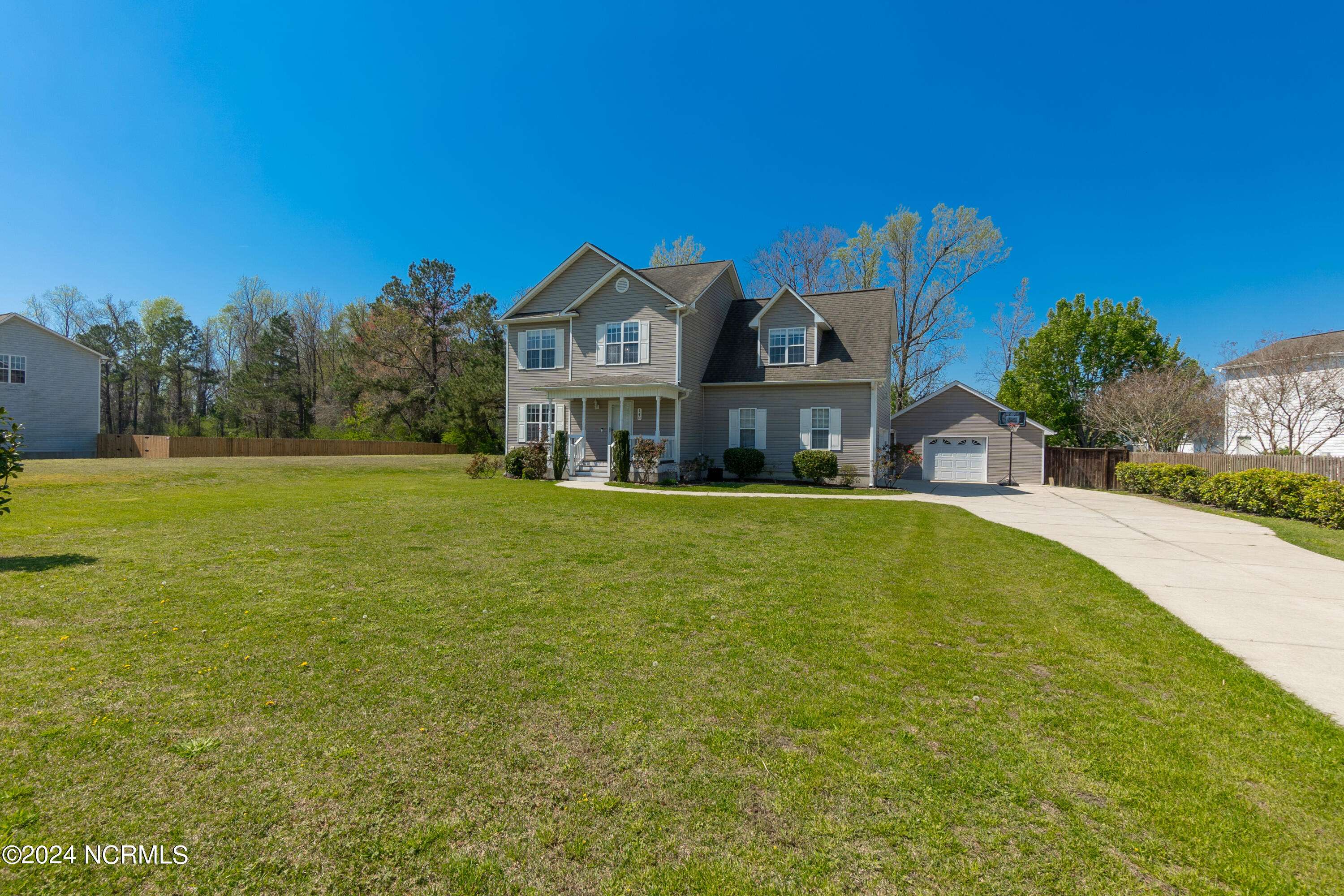 Jacksonville, NC 28540,140 Spring Leaf LN