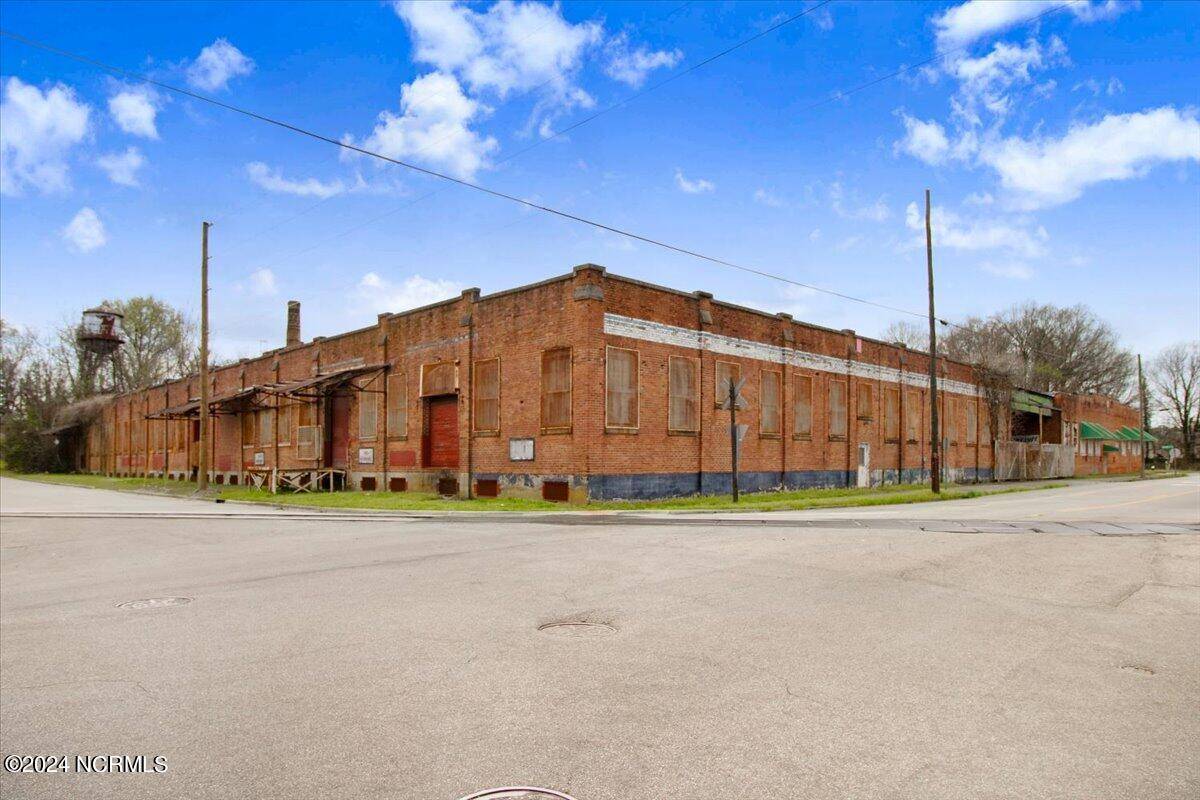 Wilson, NC 27893,611 Goldsboro ST S