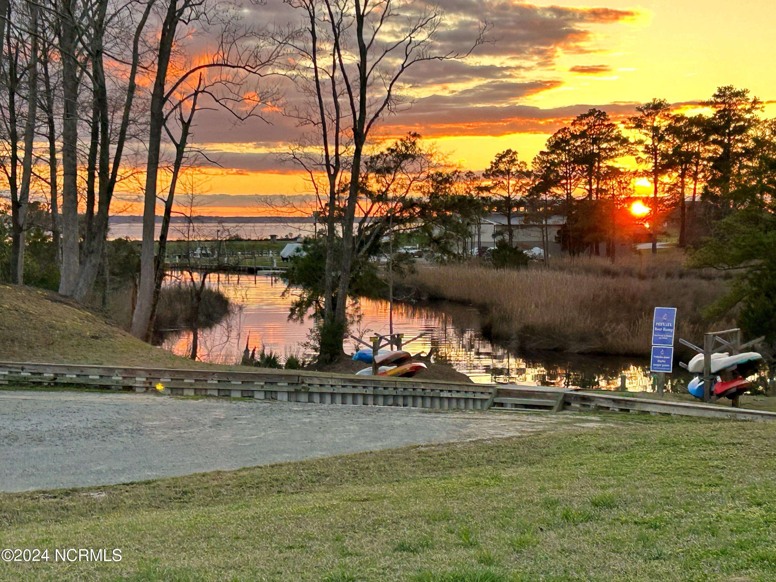 Minnesott Beach, NC 28510,22 Needle Rush Court