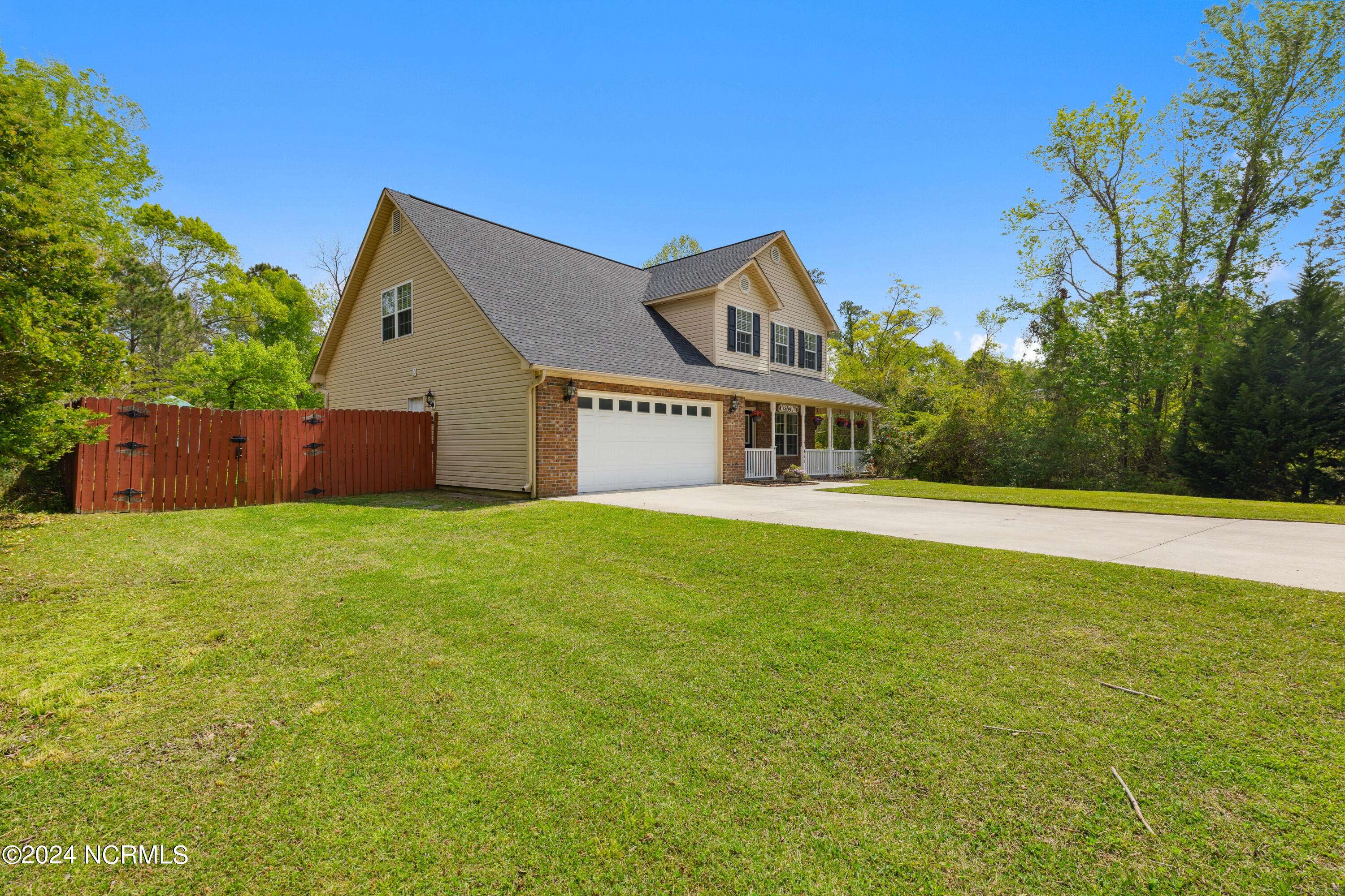 Jacksonville, NC 28546,411 Country Club DR