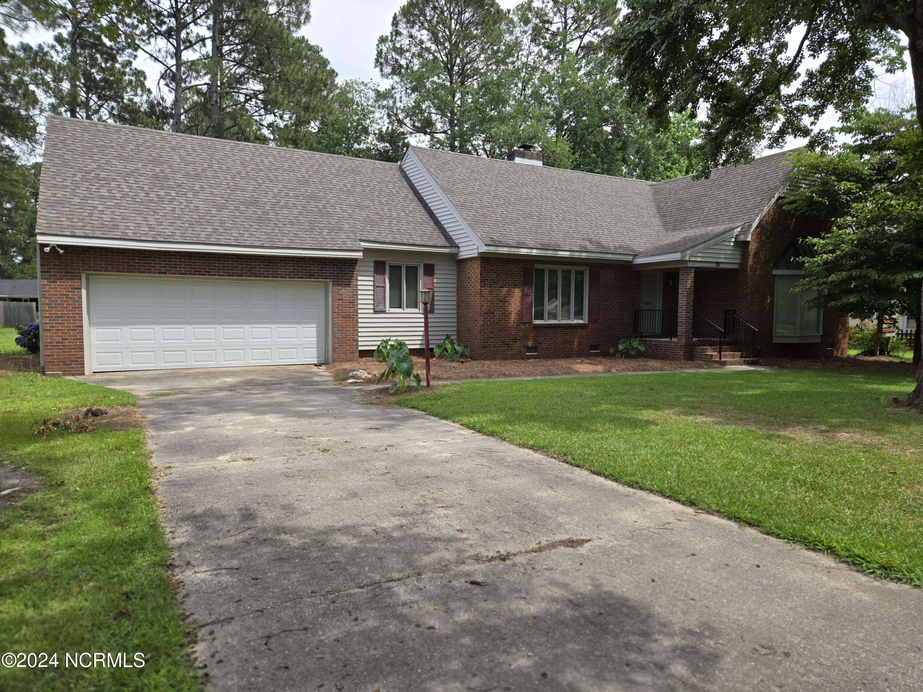 Laurinburg, NC 28352,8080 Saint Andrews DR