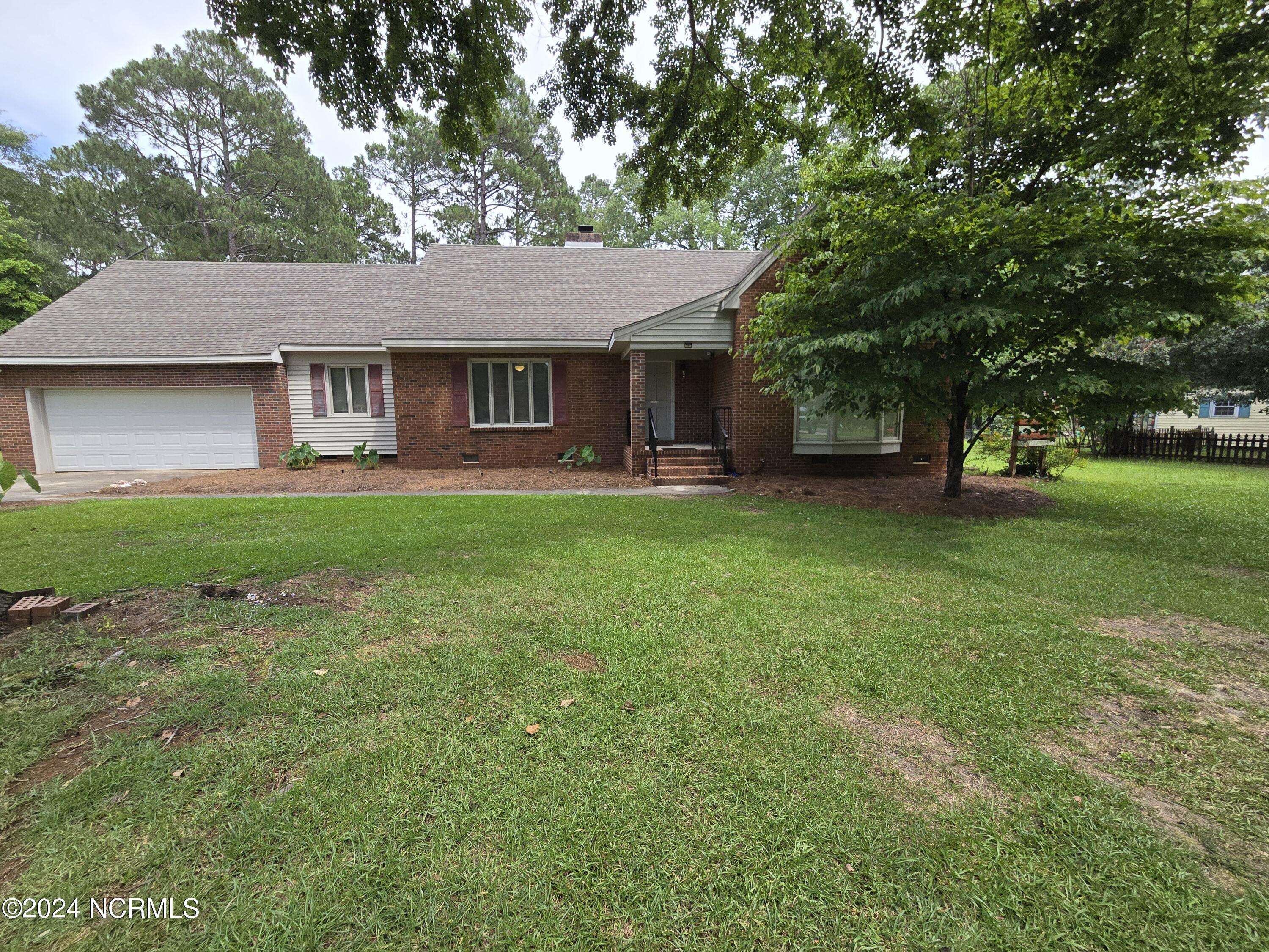 Laurinburg, NC 28352,8080 Saint Andrews DR