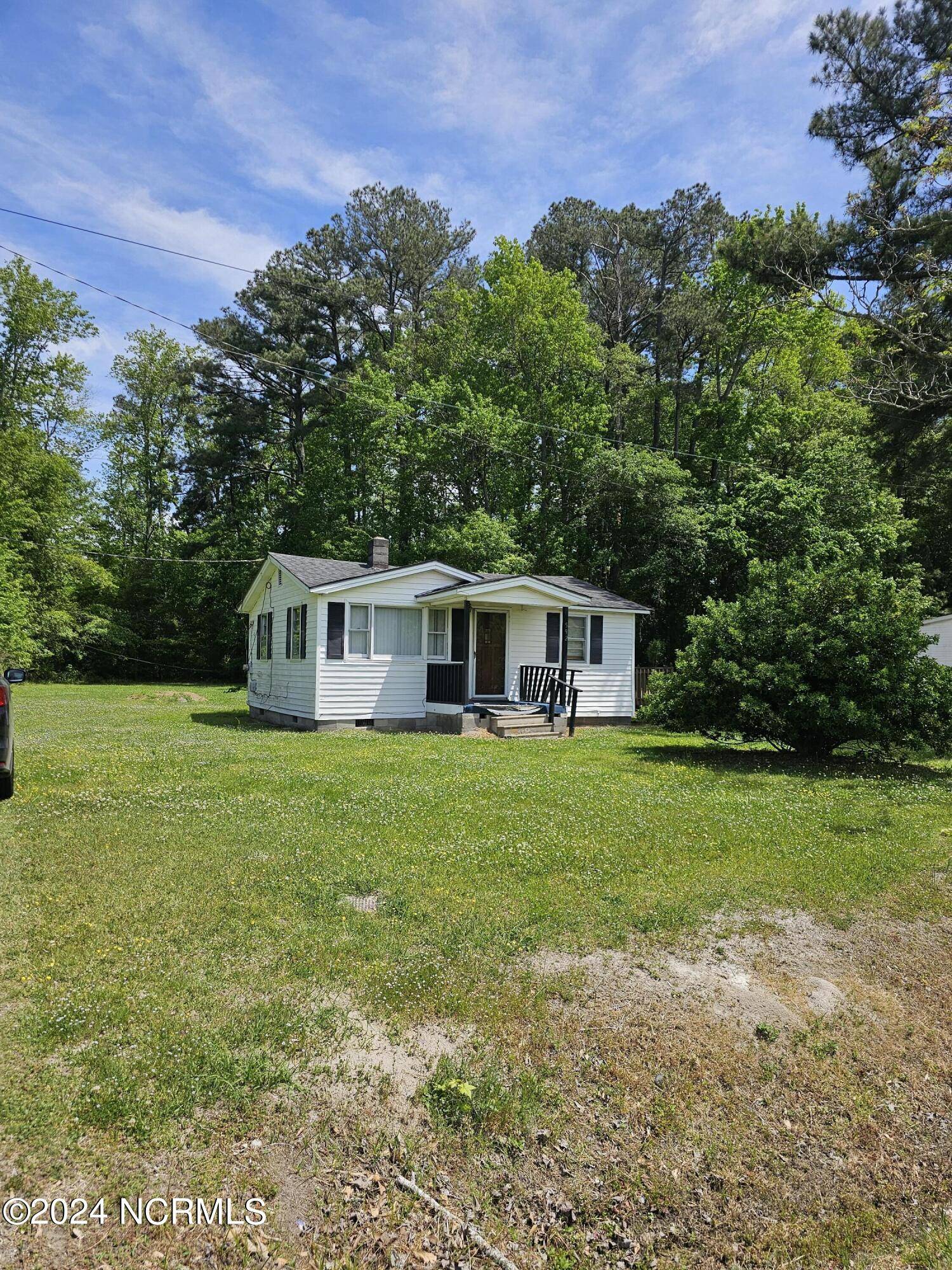 Elizabeth City, NC 27909,592 Crooked Run RD