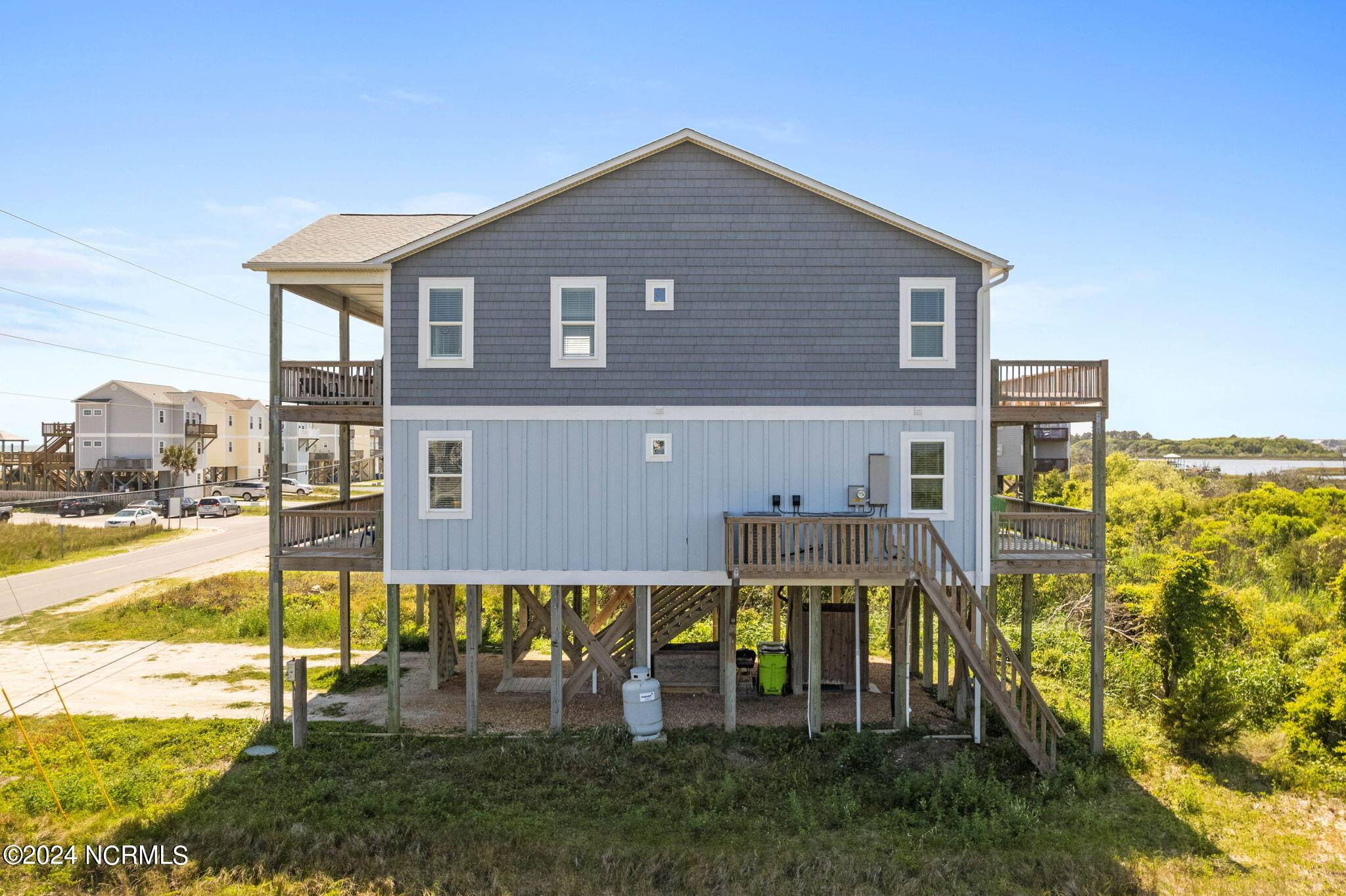 North Topsail Beach, NC 28460,1301 New River Inlet RD